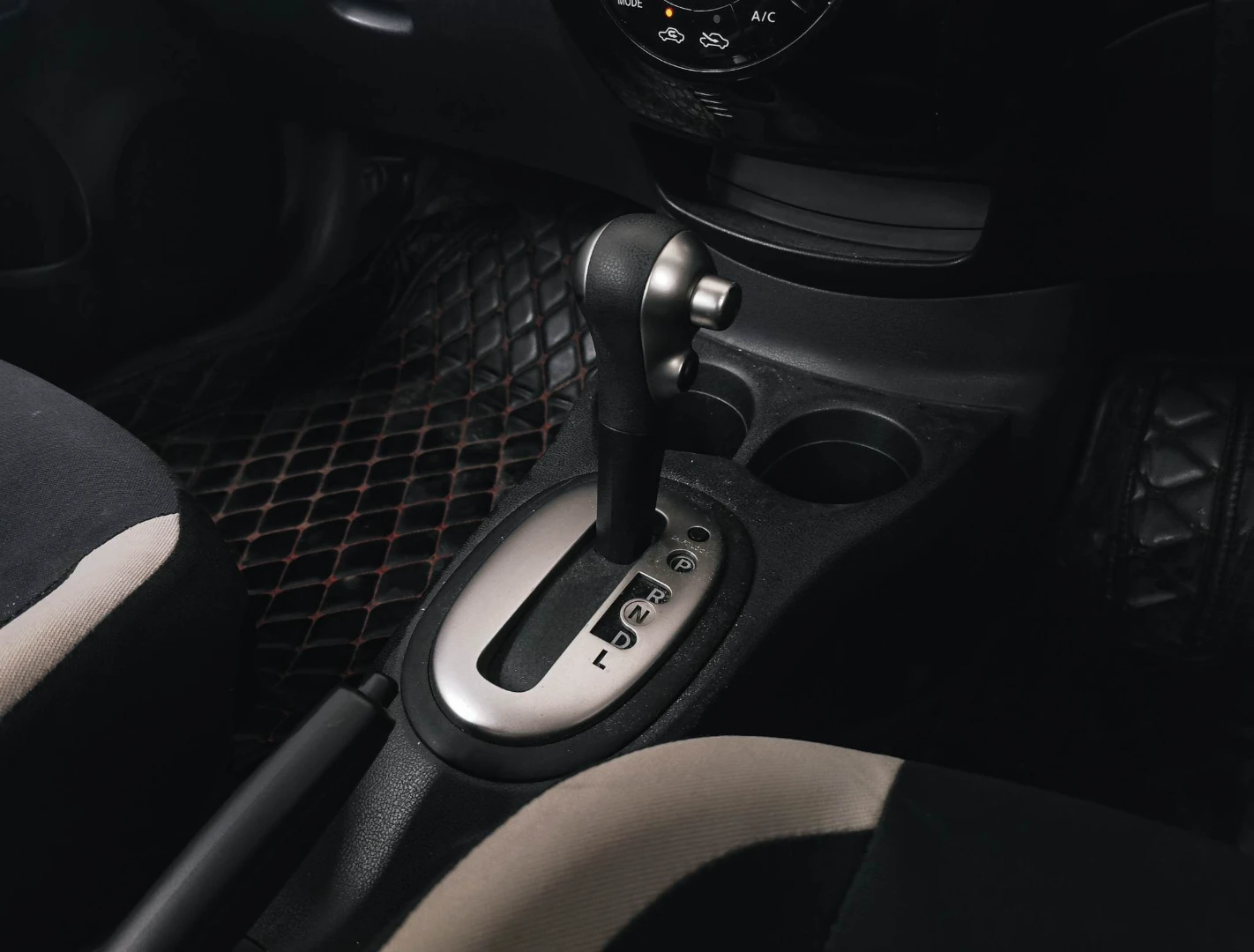 Nissan NOTE 1.2 V - ภาพย่อที่ 11