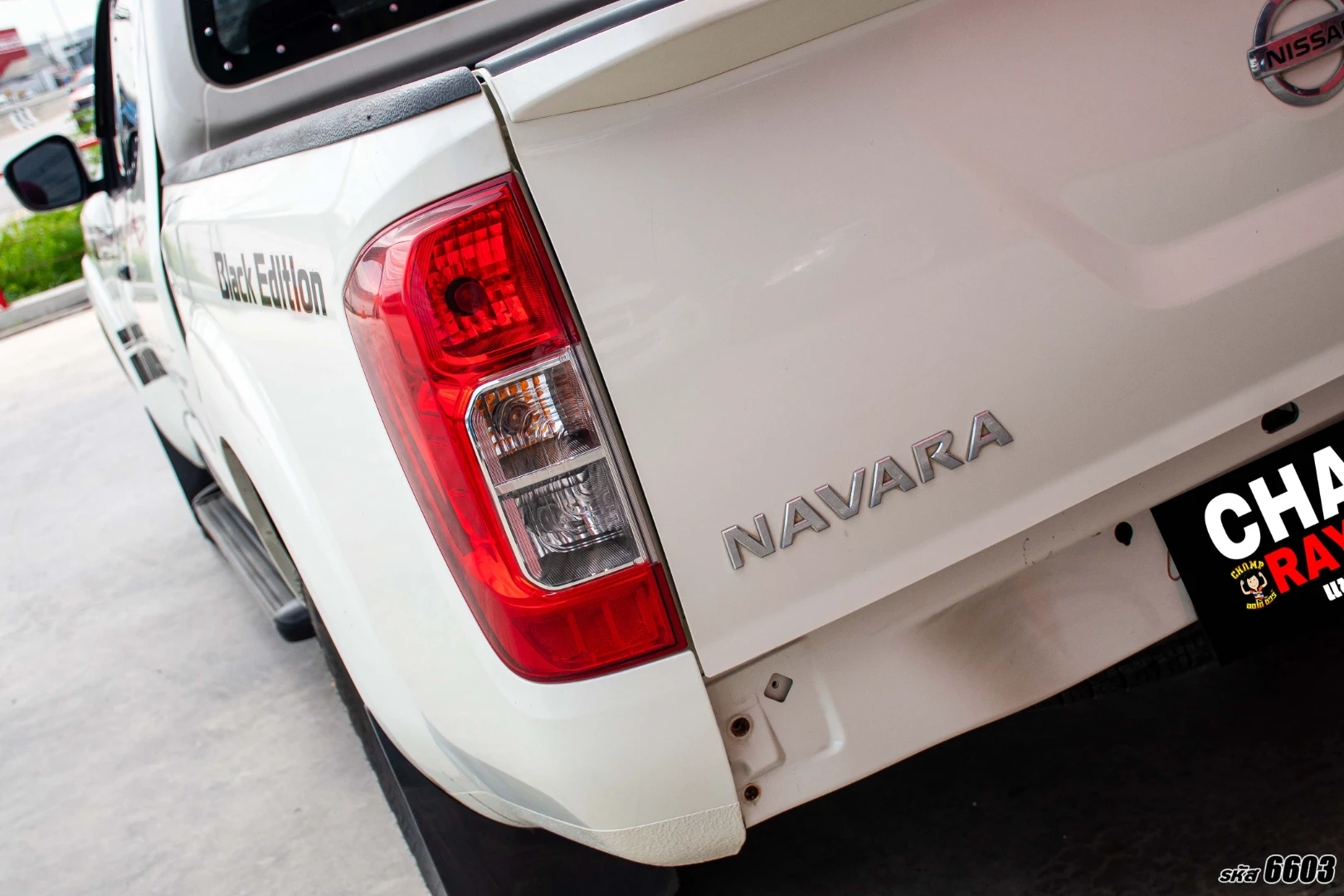 Nissan NP300 NAVARA KING CAB 2.5 E CALIBRE BLACK EDITION - ภาพย่อที่ 9