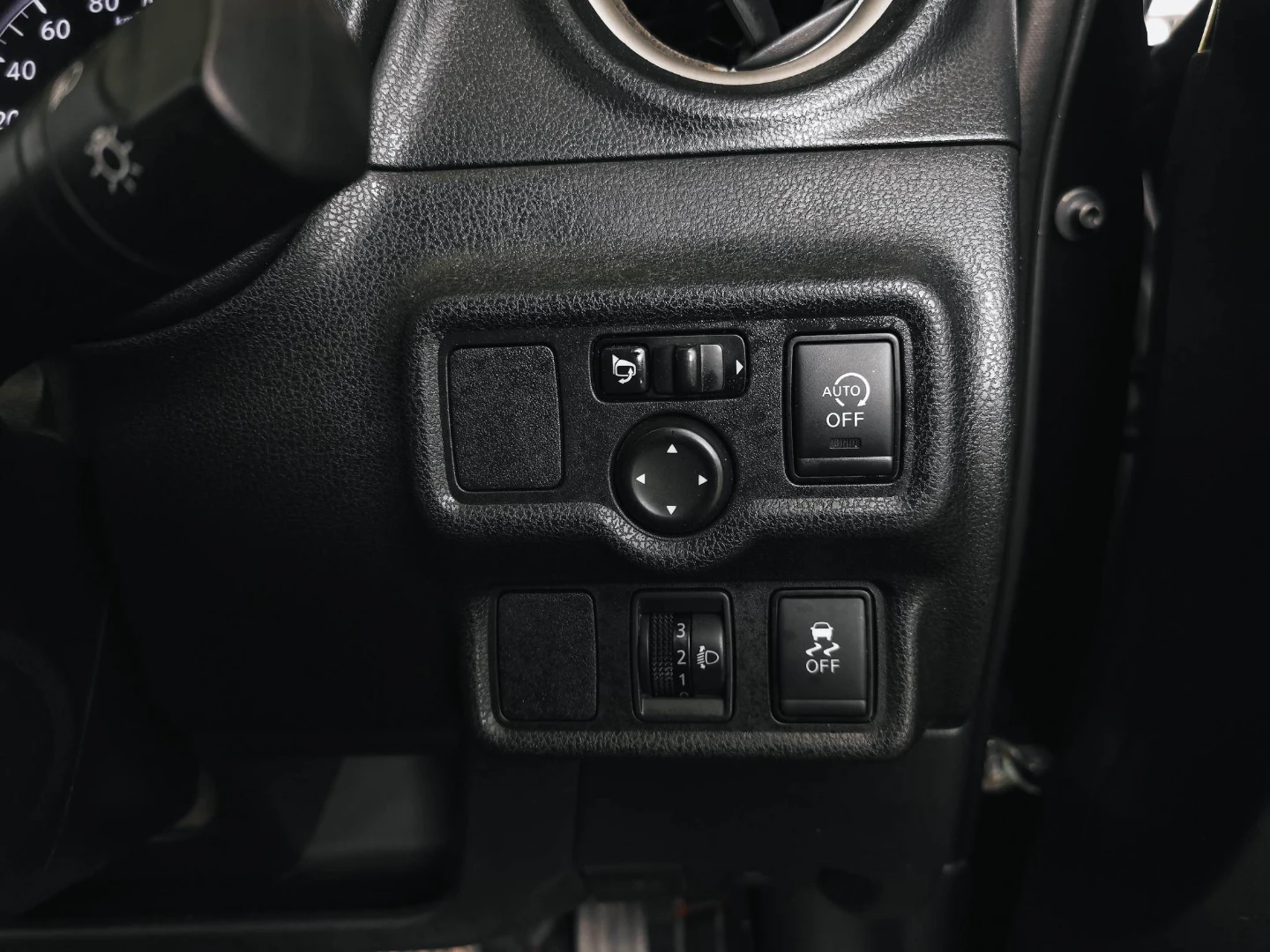 Nissan NOTE 1.2 V - ภาพย่อที่ 12