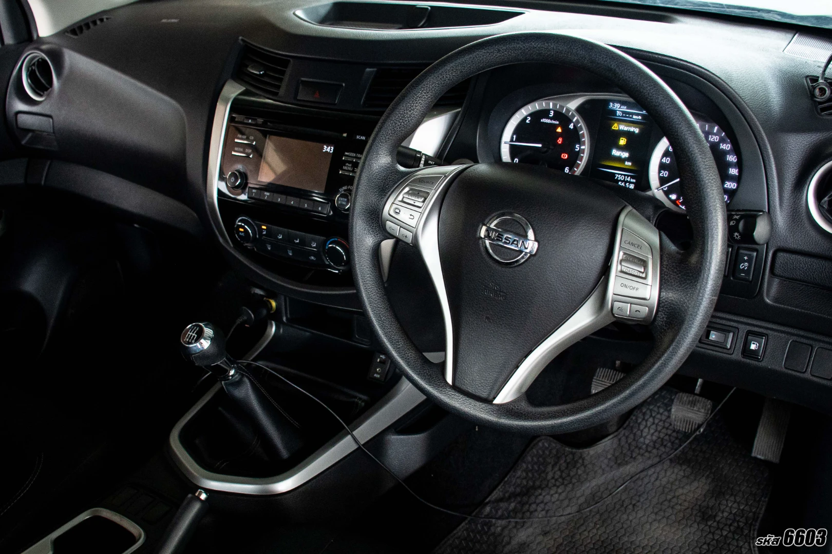 Nissan NP300 NAVARA KING CAB 2.5 E CALIBRE BLACK EDITION - ภาพย่อที่ 11