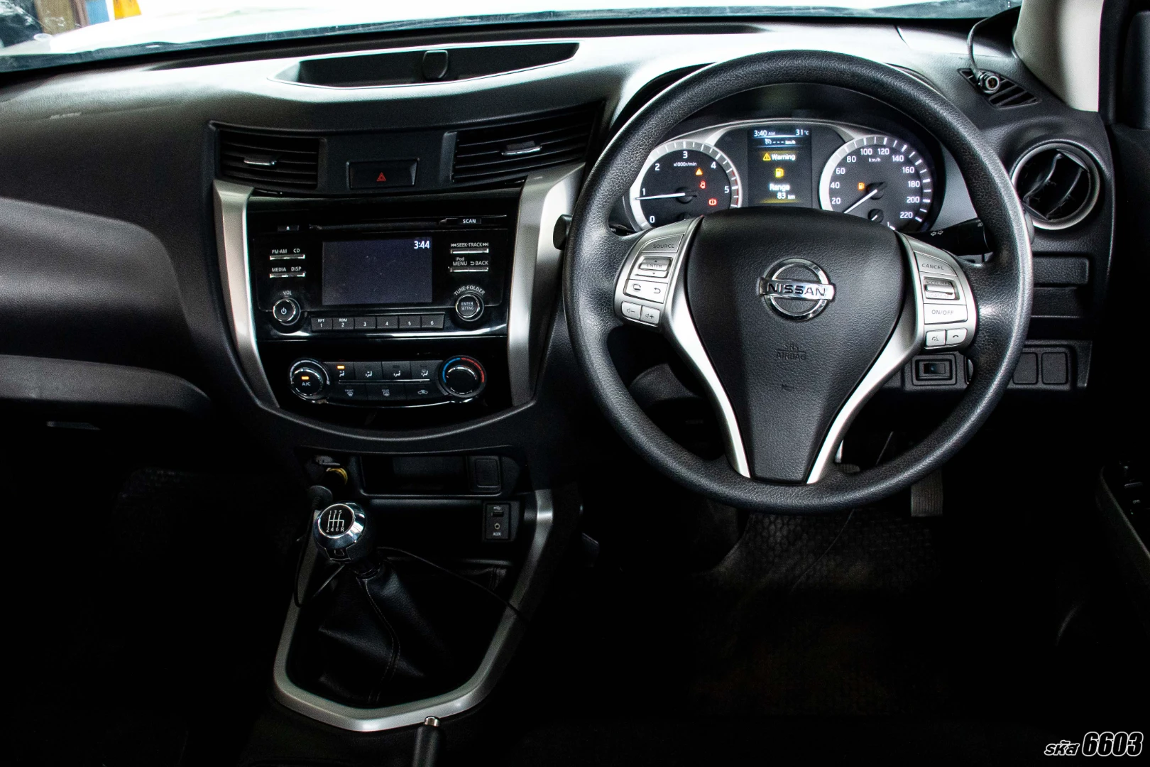 Nissan NP300 NAVARA KING CAB 2.5 E CALIBRE BLACK EDITION - ภาพย่อที่ 12