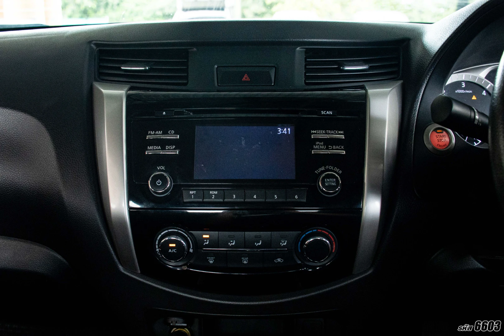 Nissan NP300 NAVARA KING CAB 2.5 E CALIBRE BLACK EDITION - ภาพย่อที่ 15