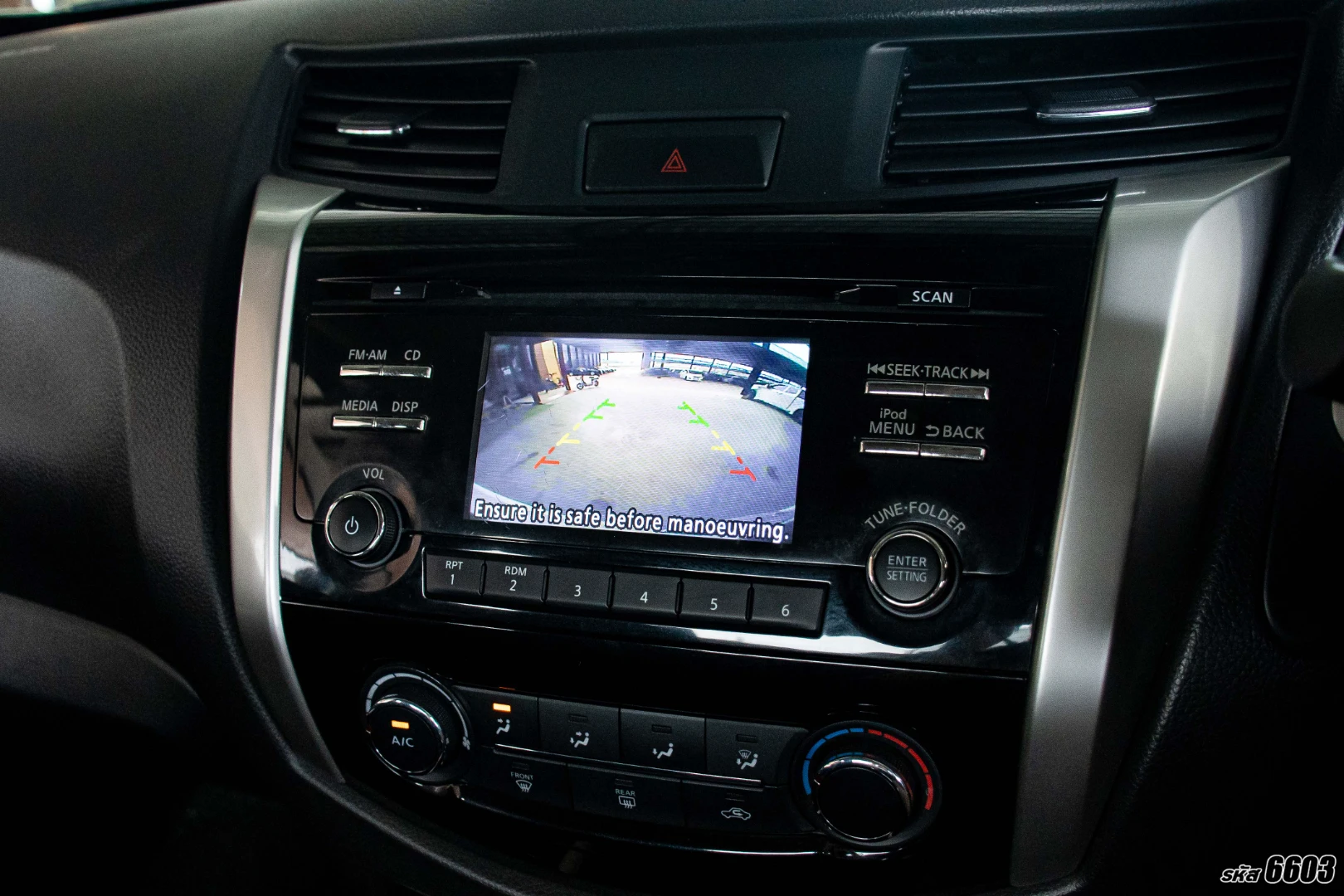 Nissan NP300 NAVARA KING CAB 2.5 E CALIBRE BLACK EDITION - ภาพย่อที่ 16