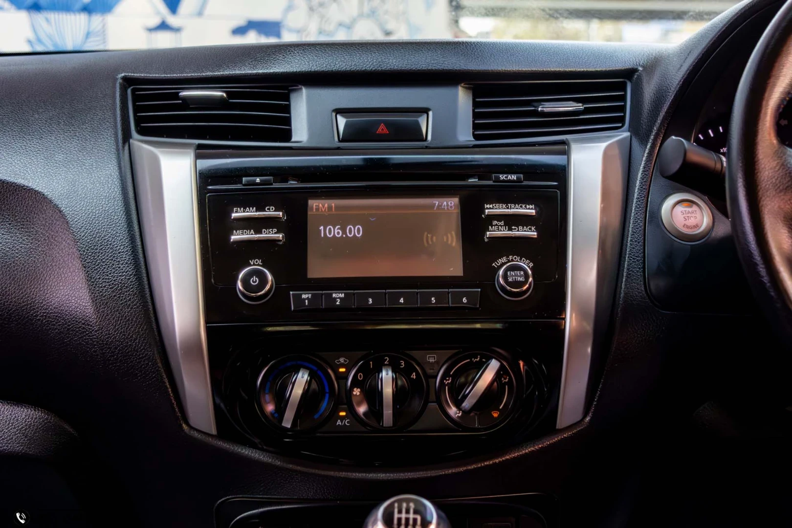 Nissan NP300 NAVARA KING CAB 2.5 E CALIBRE BLACK EDITION II - ภาพย่อที่ 17