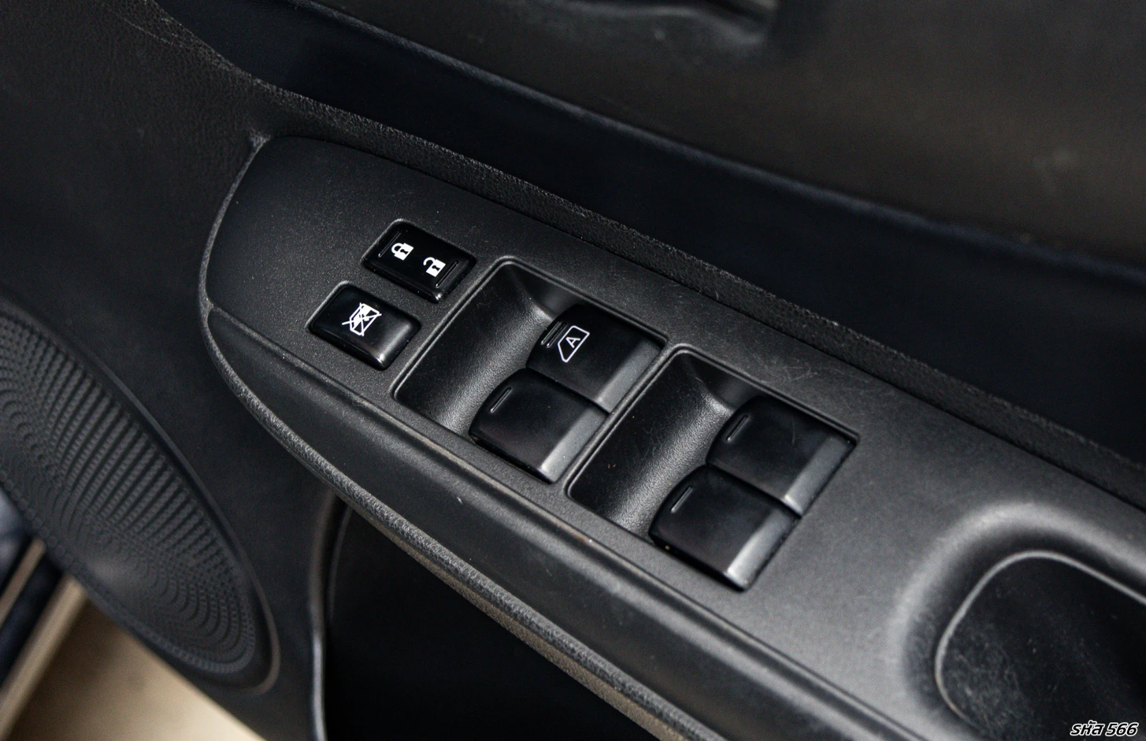 Nissan NOTE 1.2 V - ภาพย่อที่ 18