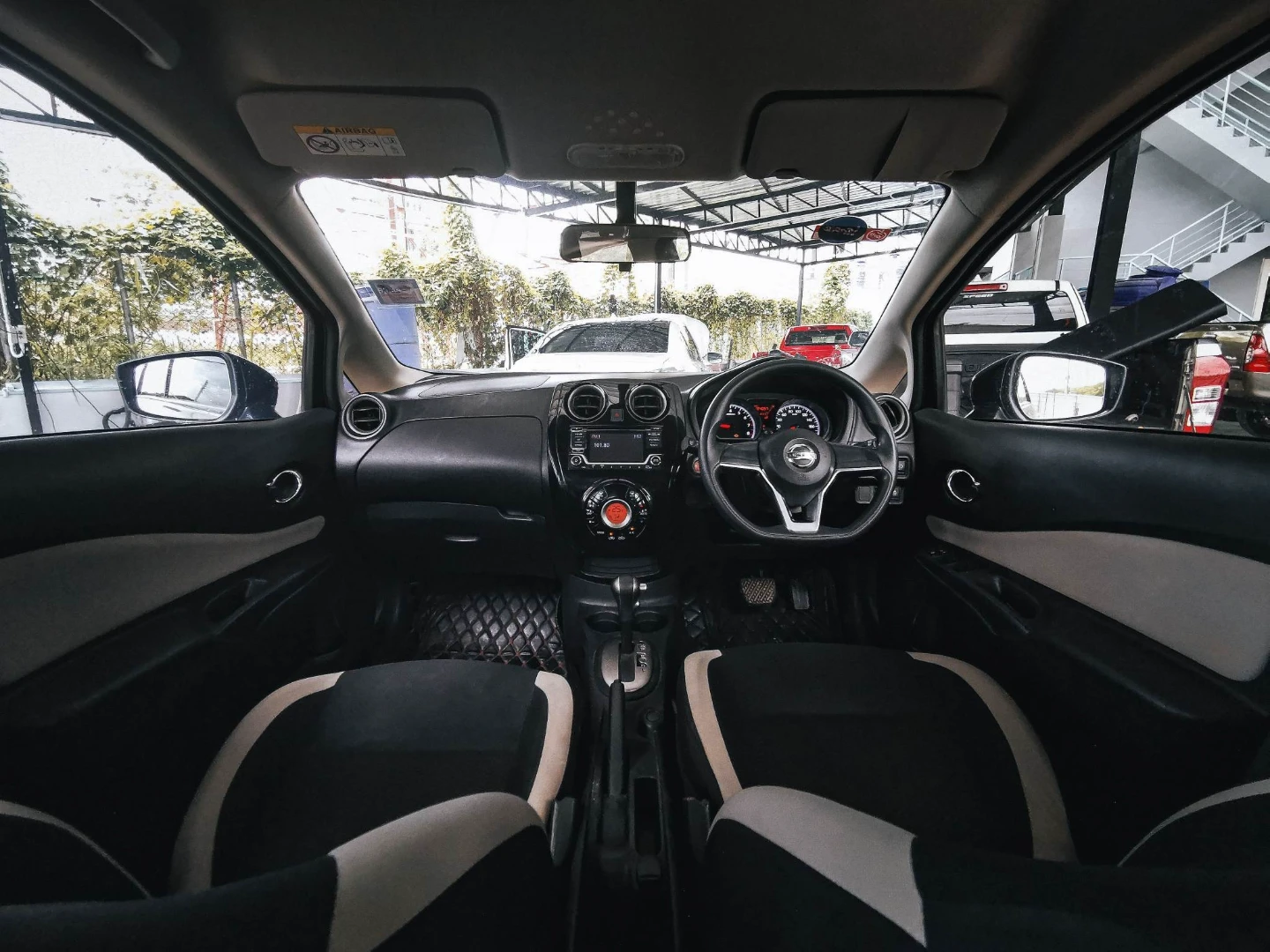 Nissan NOTE 1.2 V - ภาพย่อที่ 7