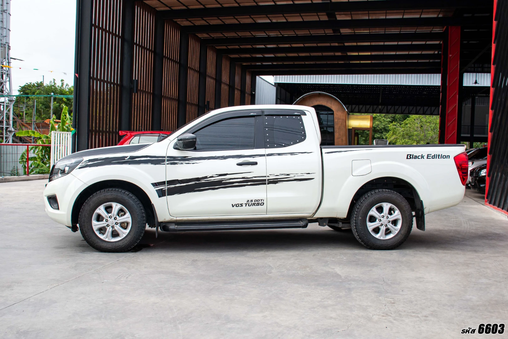 Nissan NP300 NAVARA KING CAB 2.5 E CALIBRE BLACK EDITION - ภาพย่อที่ 7