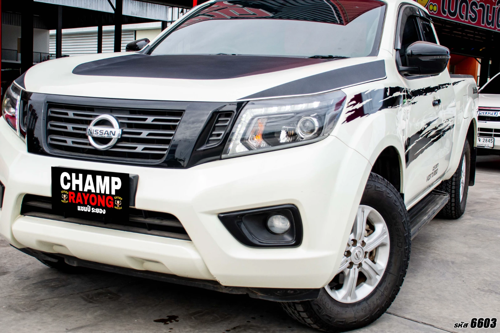 Nissan NP300 NAVARA KING CAB 2.5 E CALIBRE BLACK EDITION - ภาพย่อที่ 8