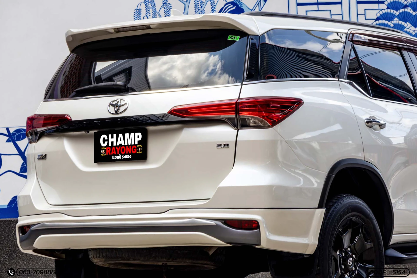 Toyota FORTUNER 2.8 V 4WD (MY15) - ภาพย่อที่ 9