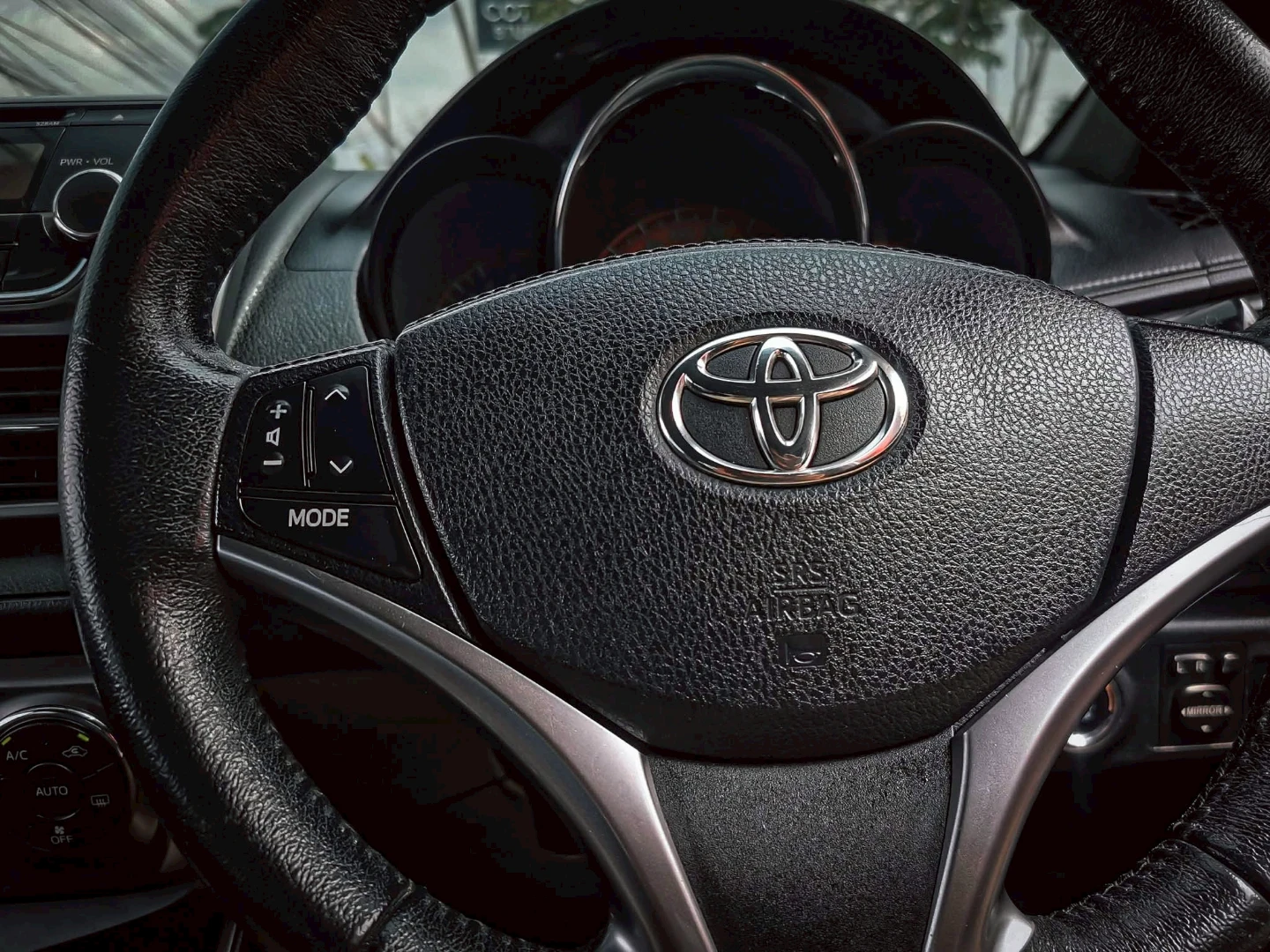 Toyota YARIS 1.2 G - ภาพย่อที่ 10