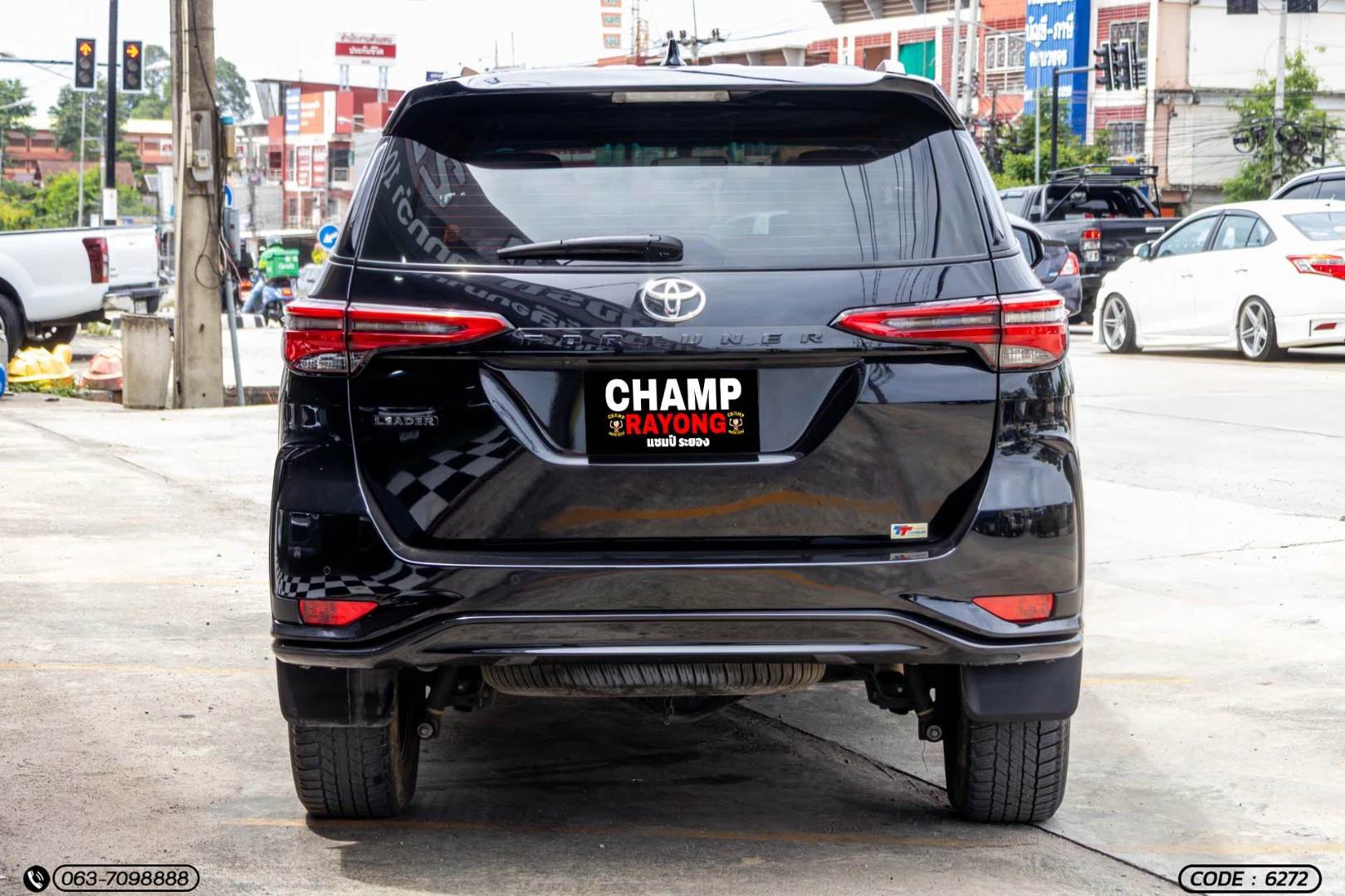 Toyota FORTUNER 2.4 LEADER G (MY22) - ภาพย่อที่ 9