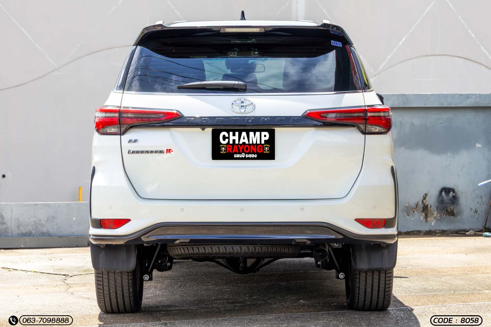 Toyota FORTUNER 2.8 LEGENDER BLACK TOP (MY20) - ภาพย่อที่ 8