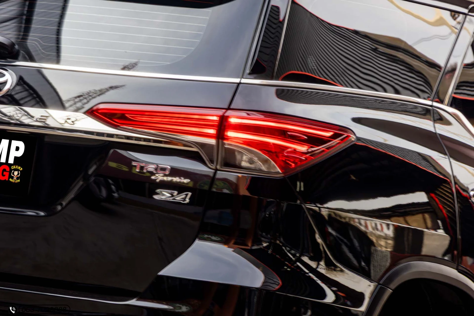 Toyota FORTUNER 2.8 V TRD SPORTIVO 4WD (MY15) (MNC) - ภาพย่อที่ 11