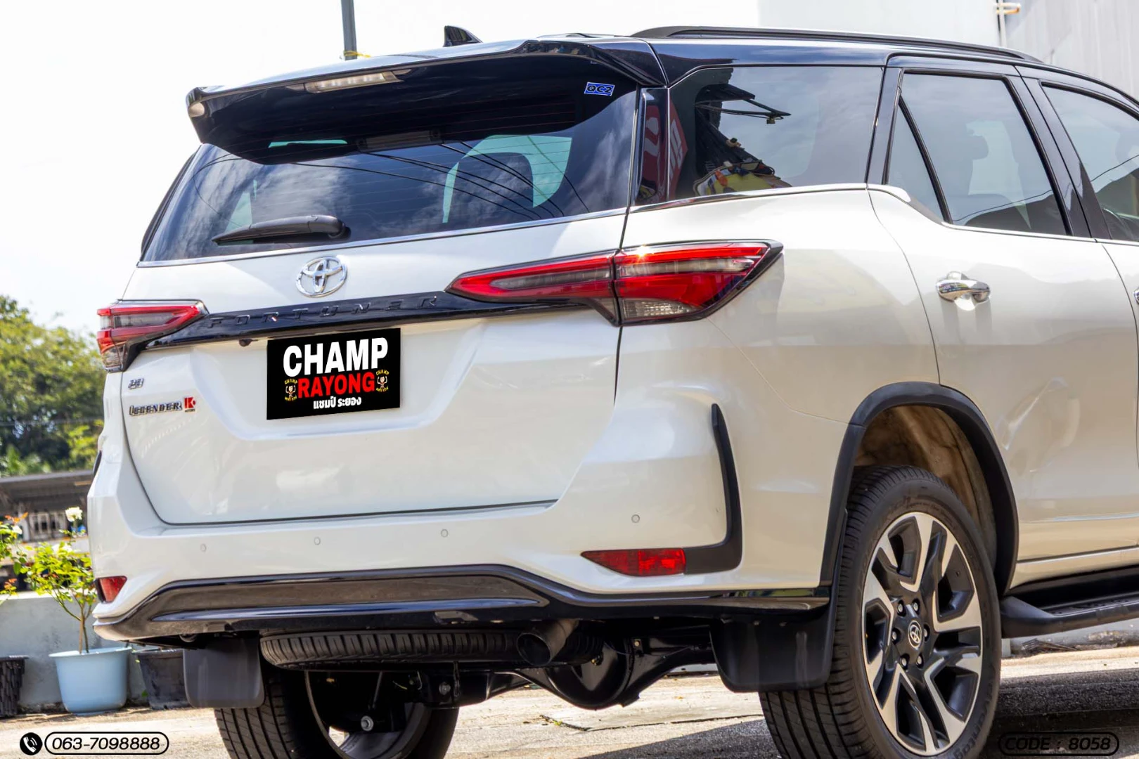 Toyota FORTUNER 2.8 LEGENDER BLACK TOP (MY20) - ภาพย่อที่ 10