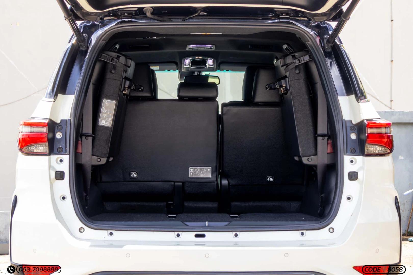 Toyota FORTUNER 2.8 LEGENDER BLACK TOP (MY20) - ภาพย่อที่ 12