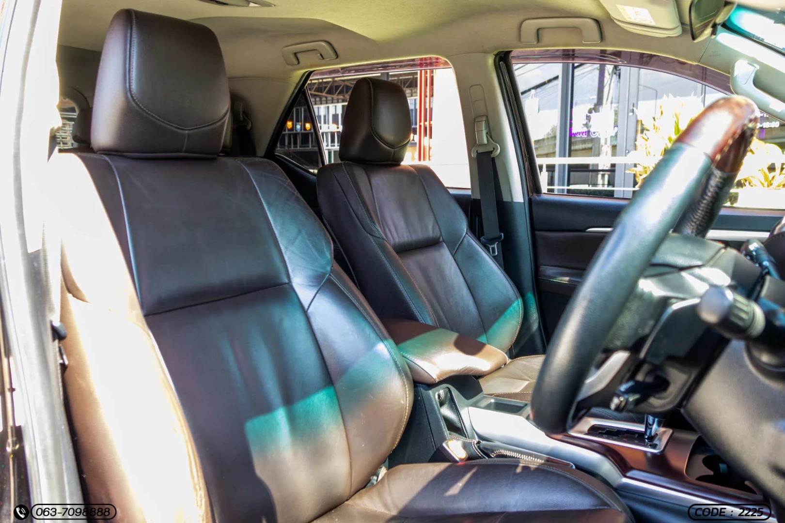 Toyota FORTUNER 2.8 V (MY15) - ภาพย่อที่ 15