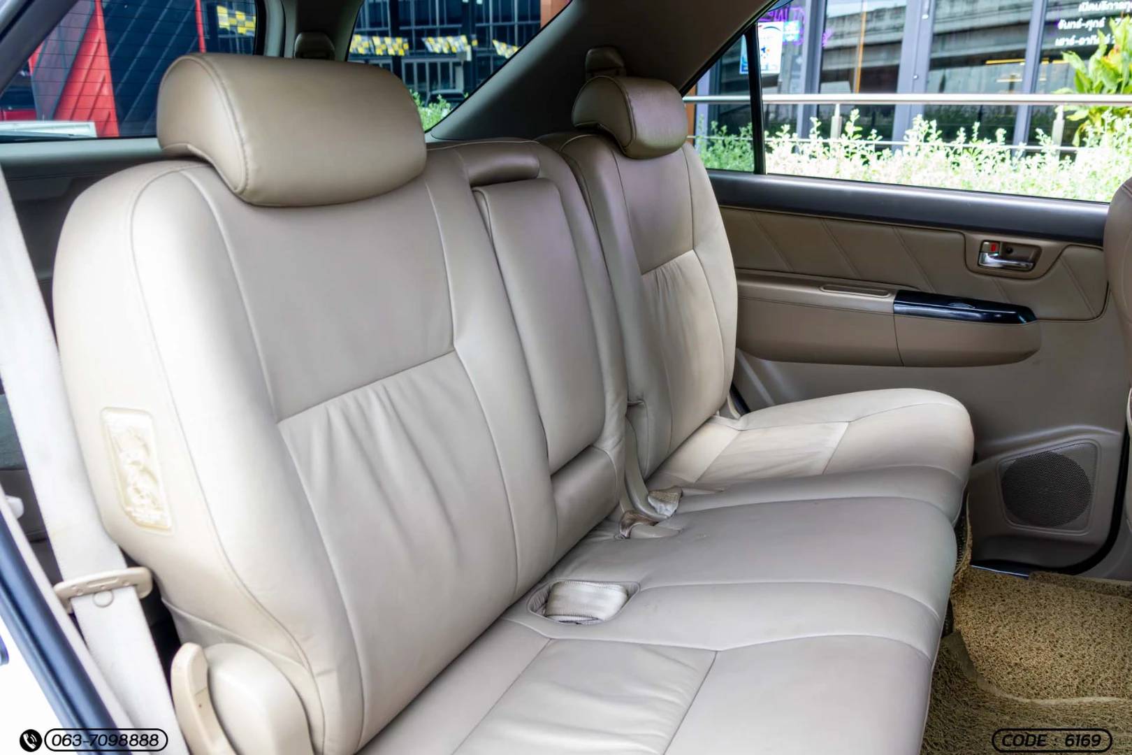Toyota FORTUNER 3.0 V 4WD (CHAMP) - ภาพย่อที่ 15