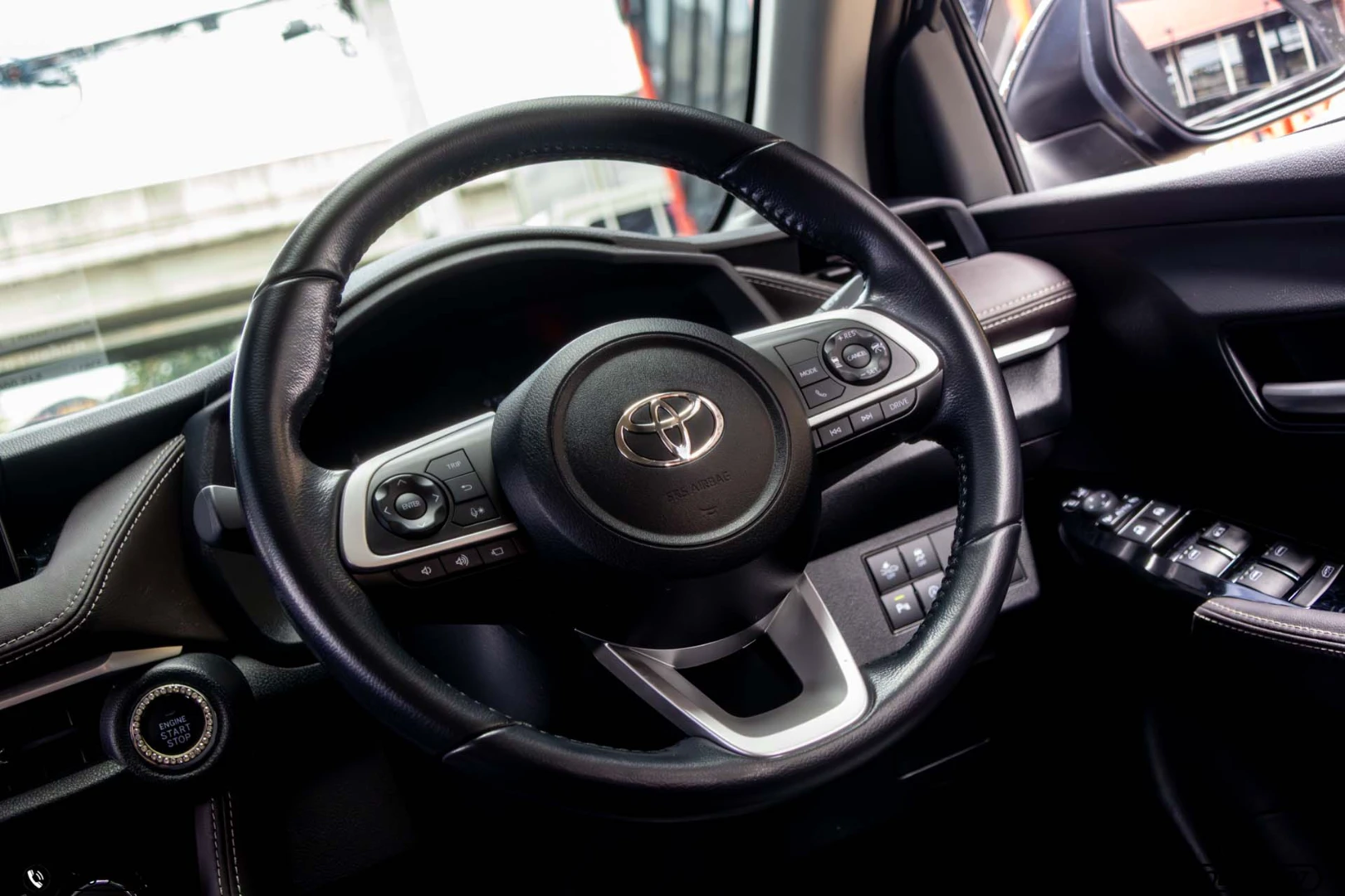 Toyota YARIS ATIV 1.2 PREMIUM (MY22) - ภาพย่อที่ 15