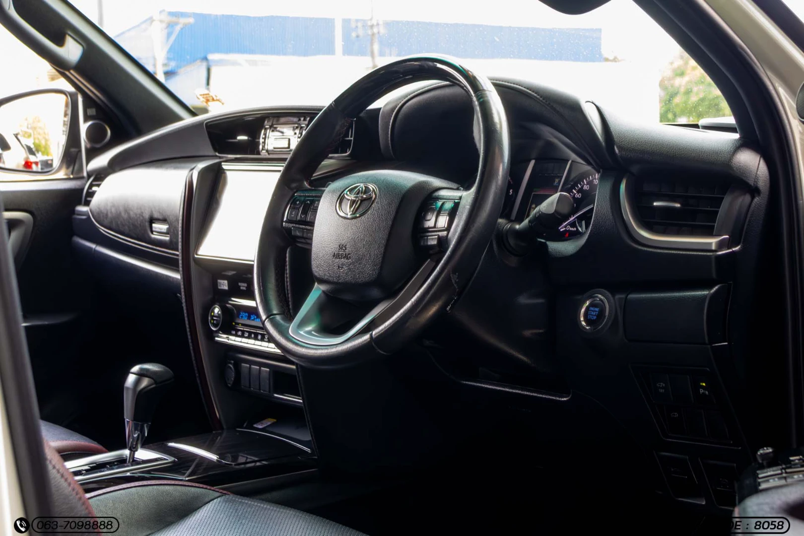 Toyota FORTUNER 2.8 LEGENDER BLACK TOP (MY20) - ภาพย่อที่ 13