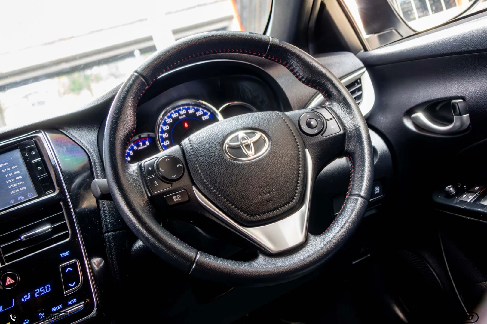 Toyota YARIS 1.2 HIGH (MY19) - ภาพย่อที่ 16