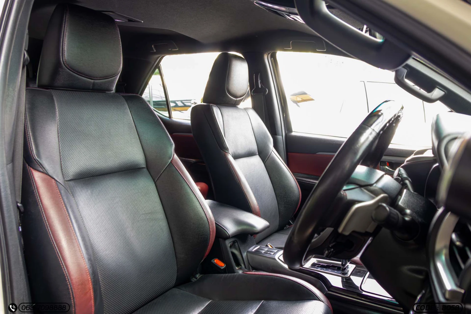 Toyota FORTUNER 2.8 LEGENDER BLACK TOP (MY20) - ภาพย่อที่ 14