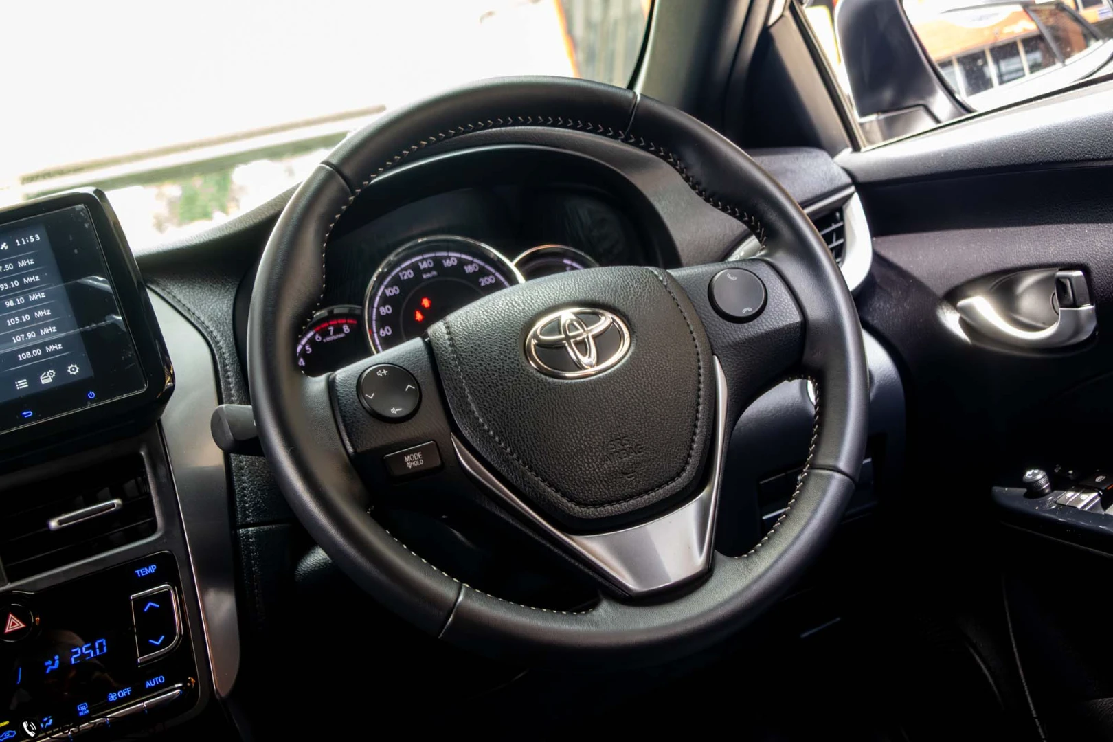 Toyota YARIS 1.2 SMART (MY23) - ภาพย่อที่ 17