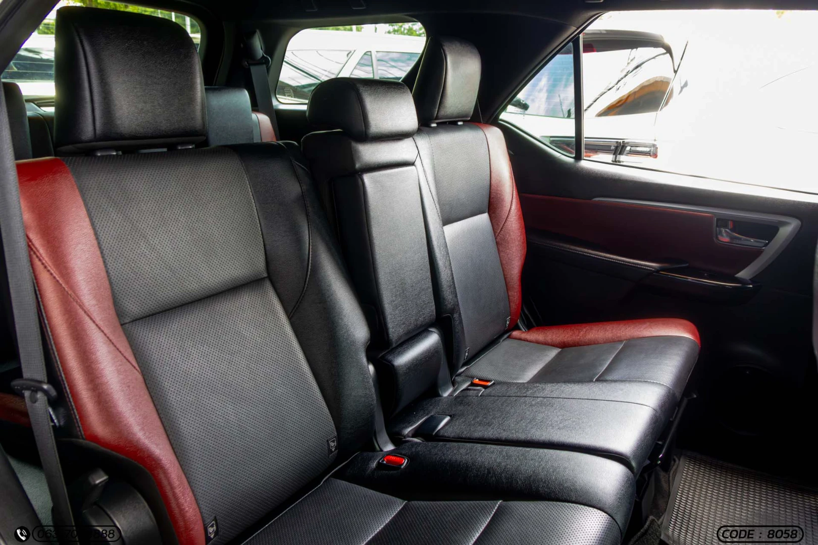 Toyota FORTUNER 2.8 LEGENDER BLACK TOP (MY20) - ภาพย่อที่ 15