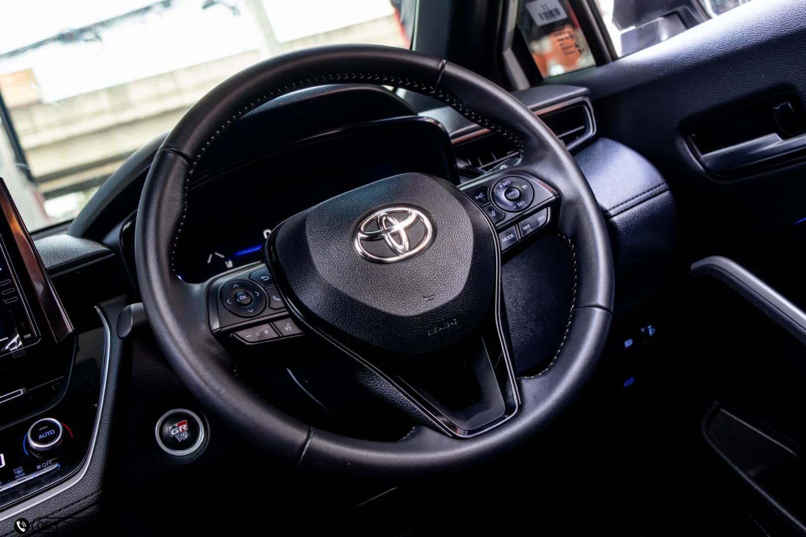 Toyota COROLLA CROSS 1.8 HYBRID GR SPORT - ภาพย่อที่ 18