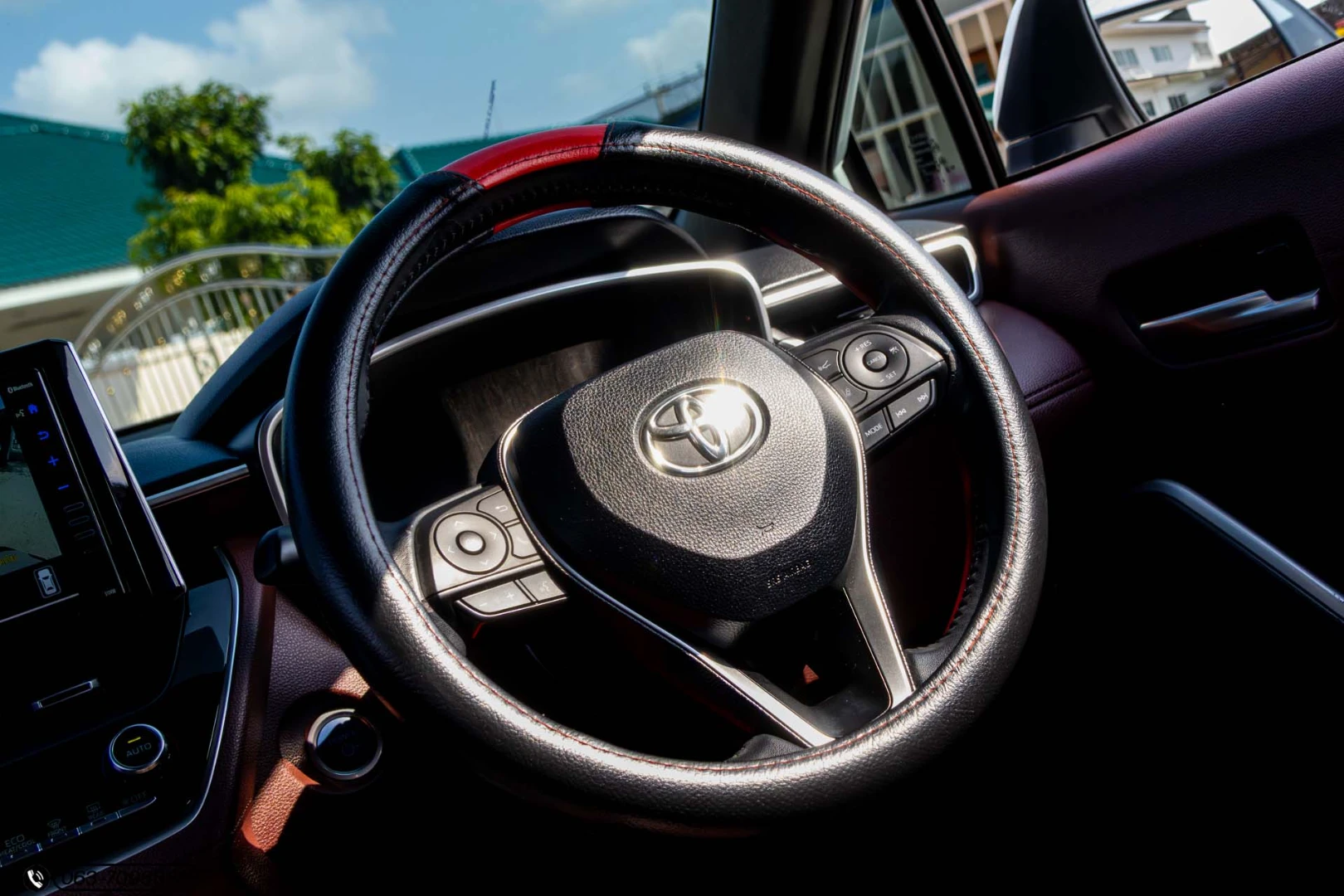 Toyota COROLLA CROSS 1.8 HYBRID PREMIUM SAFETY - ภาพย่อที่ 19