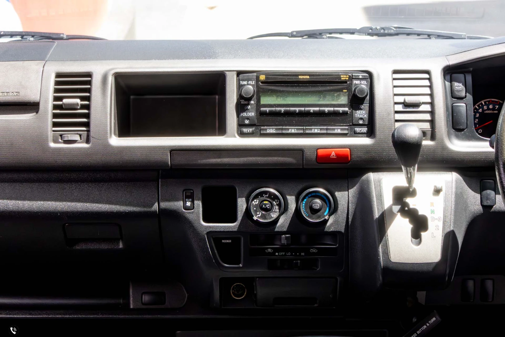 Toyota VENTURY 2.7 G - ภาพย่อที่ 20