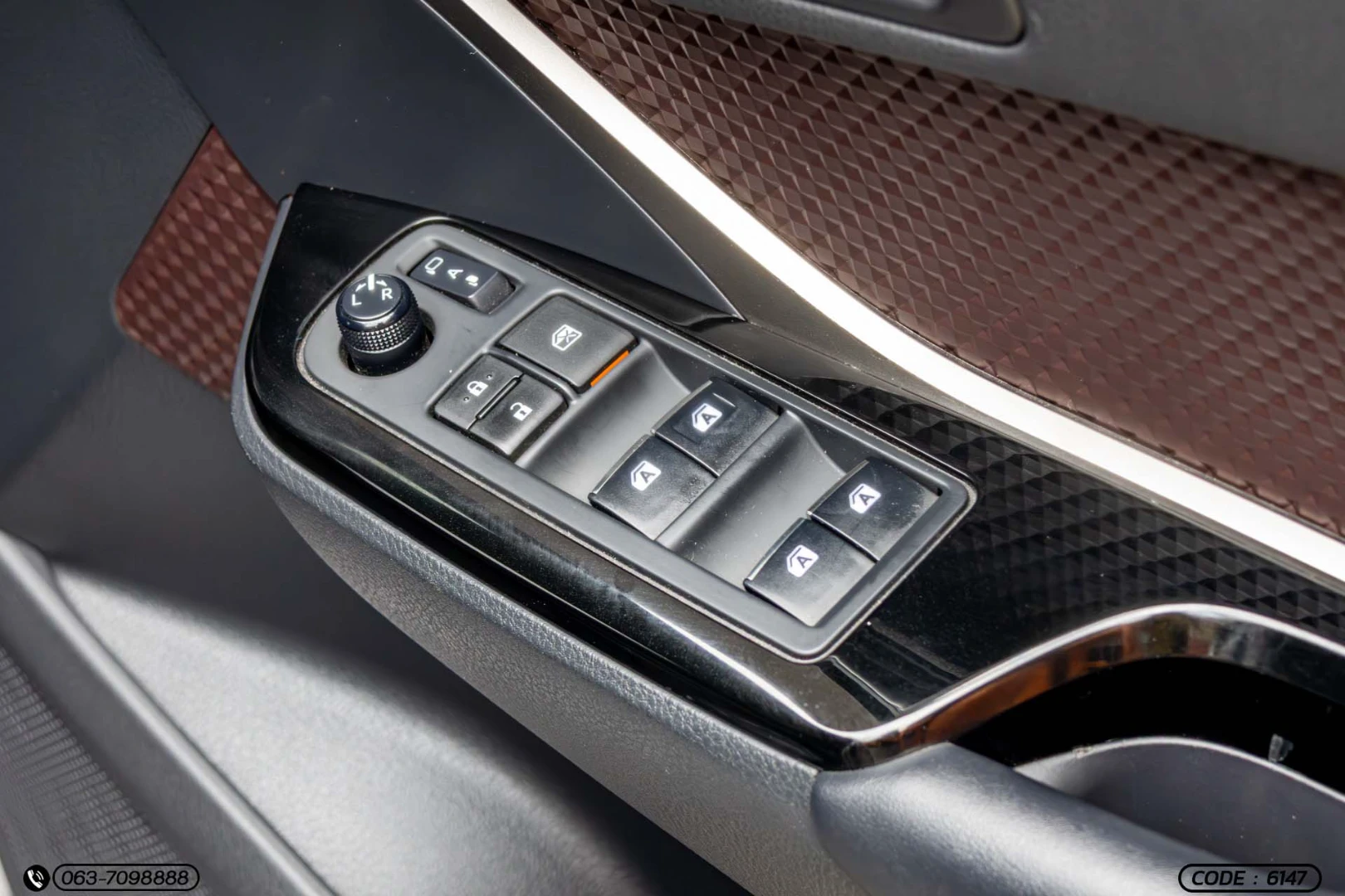 Toyota C-HR 1.8 HYBRID MID - ภาพย่อที่ 21
