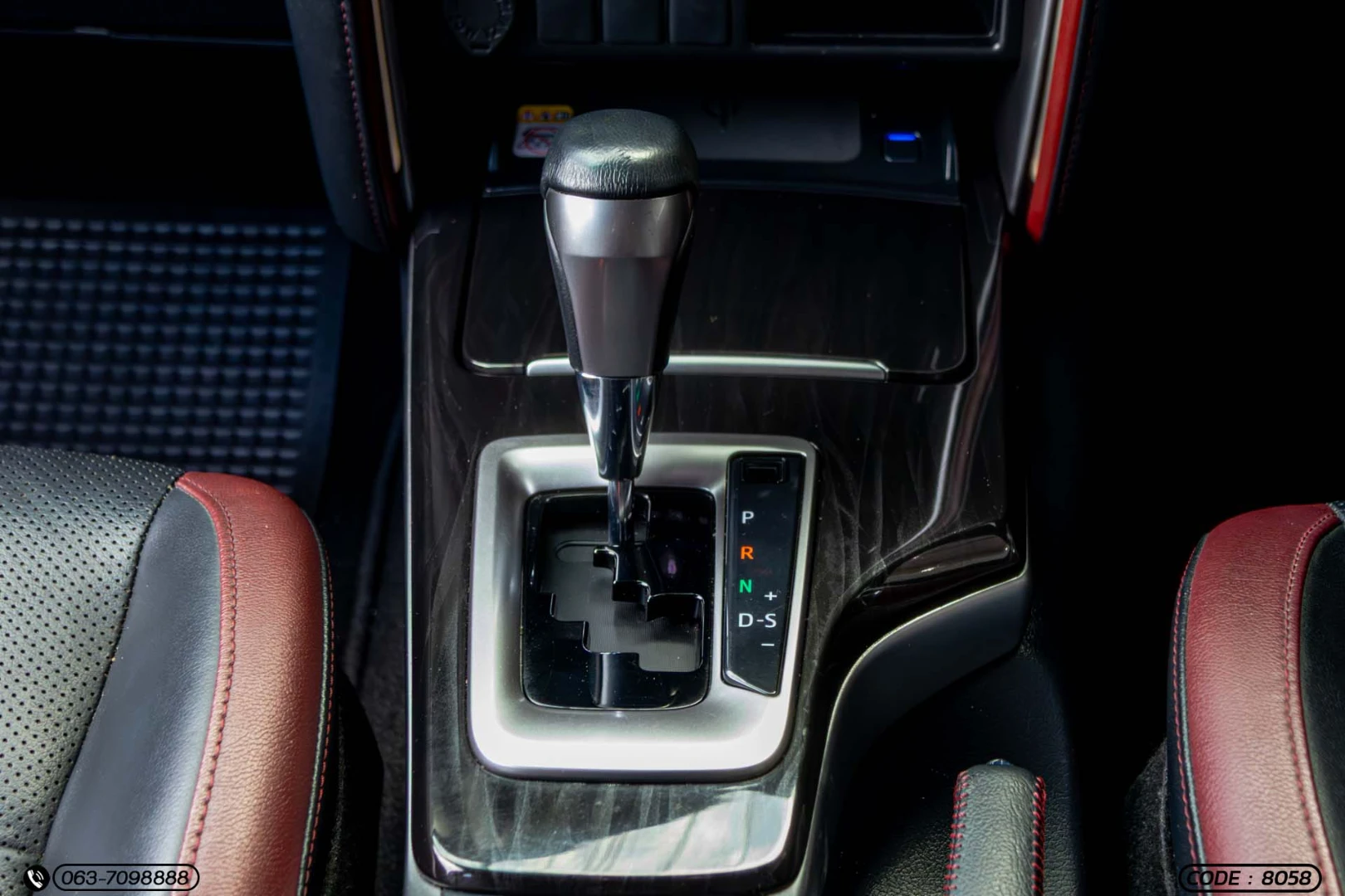 Toyota FORTUNER 2.8 LEGENDER BLACK TOP (MY20) - ภาพย่อที่ 20