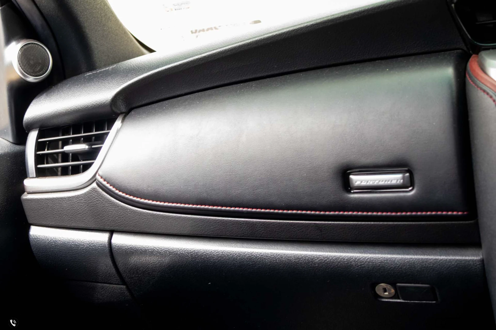 Toyota FORTUNER 2.4 LEGENDER 4WD - ภาพย่อที่ 22