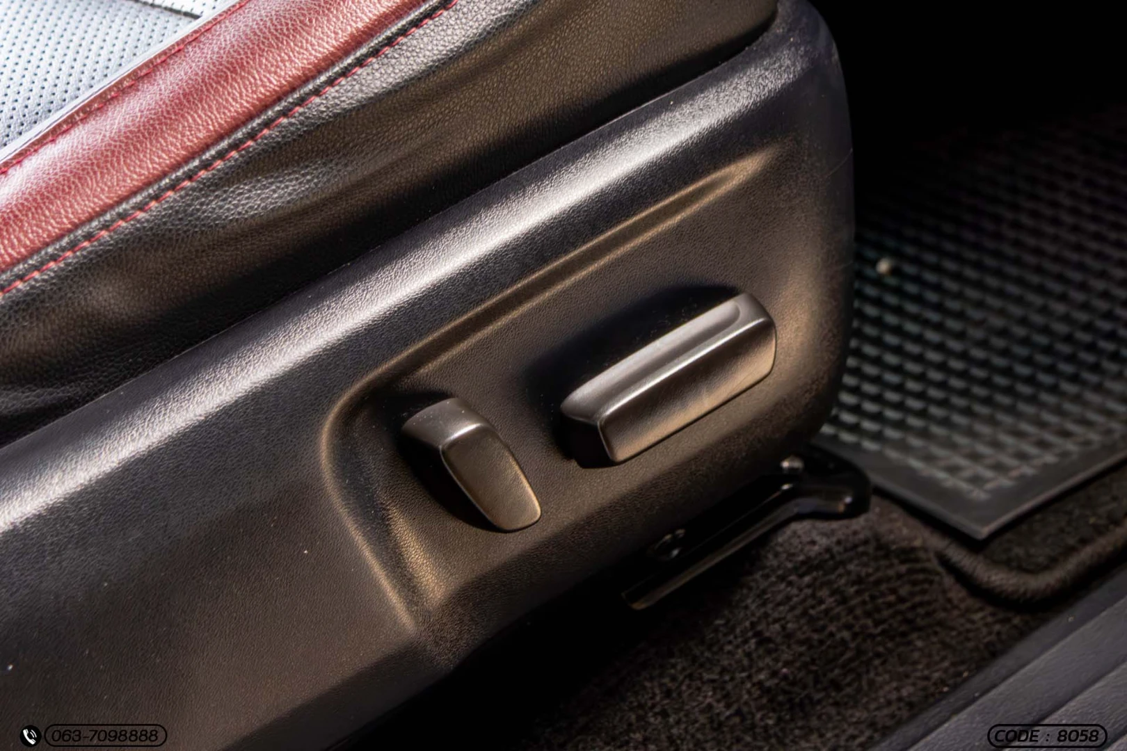 Toyota FORTUNER 2.8 LEGENDER BLACK TOP (MY20) - ภาพย่อที่ 22