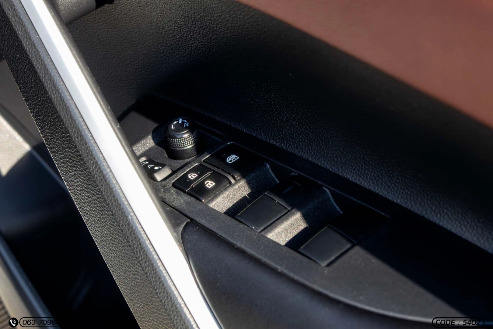 Toyota COROLLA CROSS 1.8 HYBRID PREMIUM SAFETY - ภาพย่อที่ 25