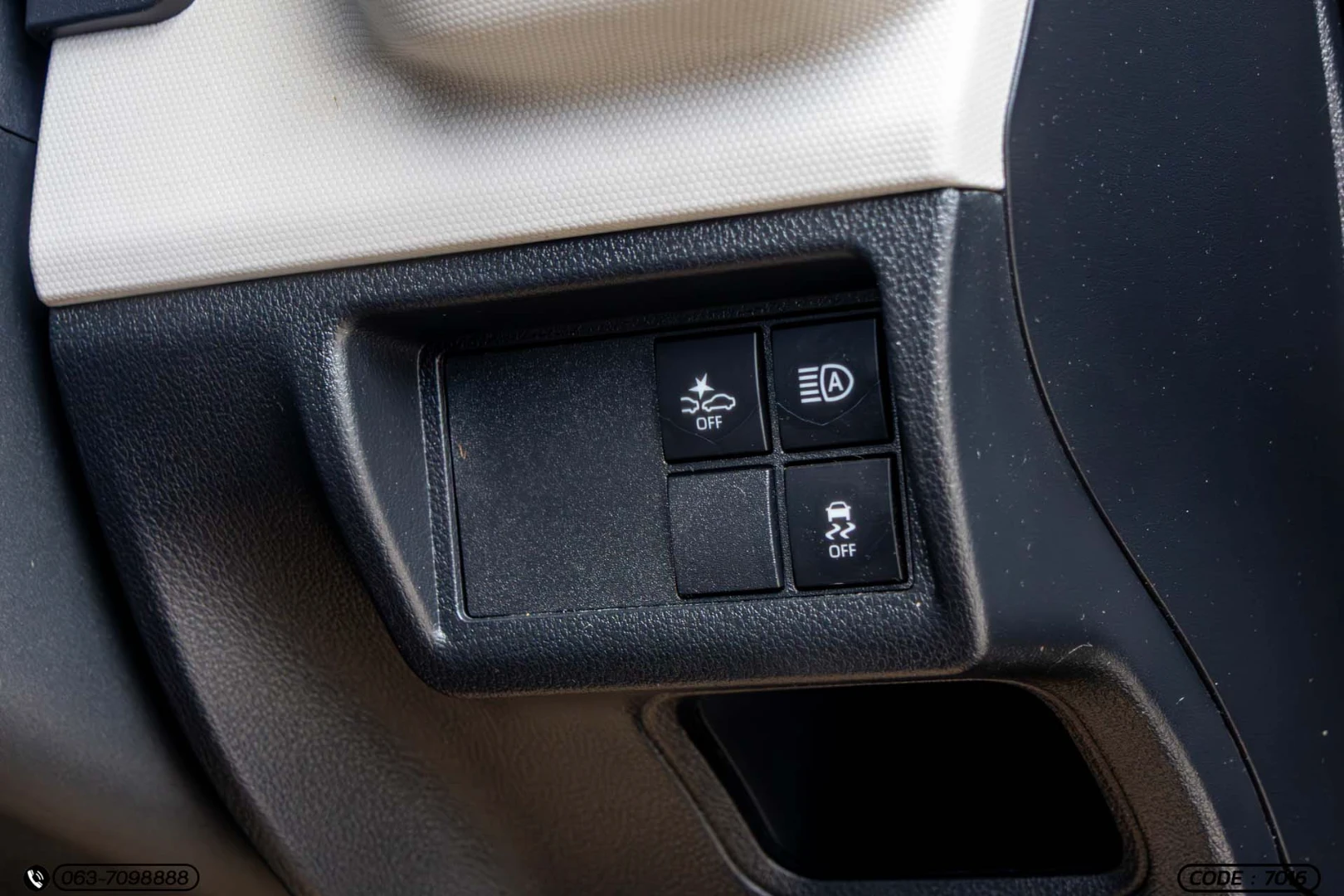 Toyota VELOZ 1.5 PREMIUM - ภาพย่อที่ 25