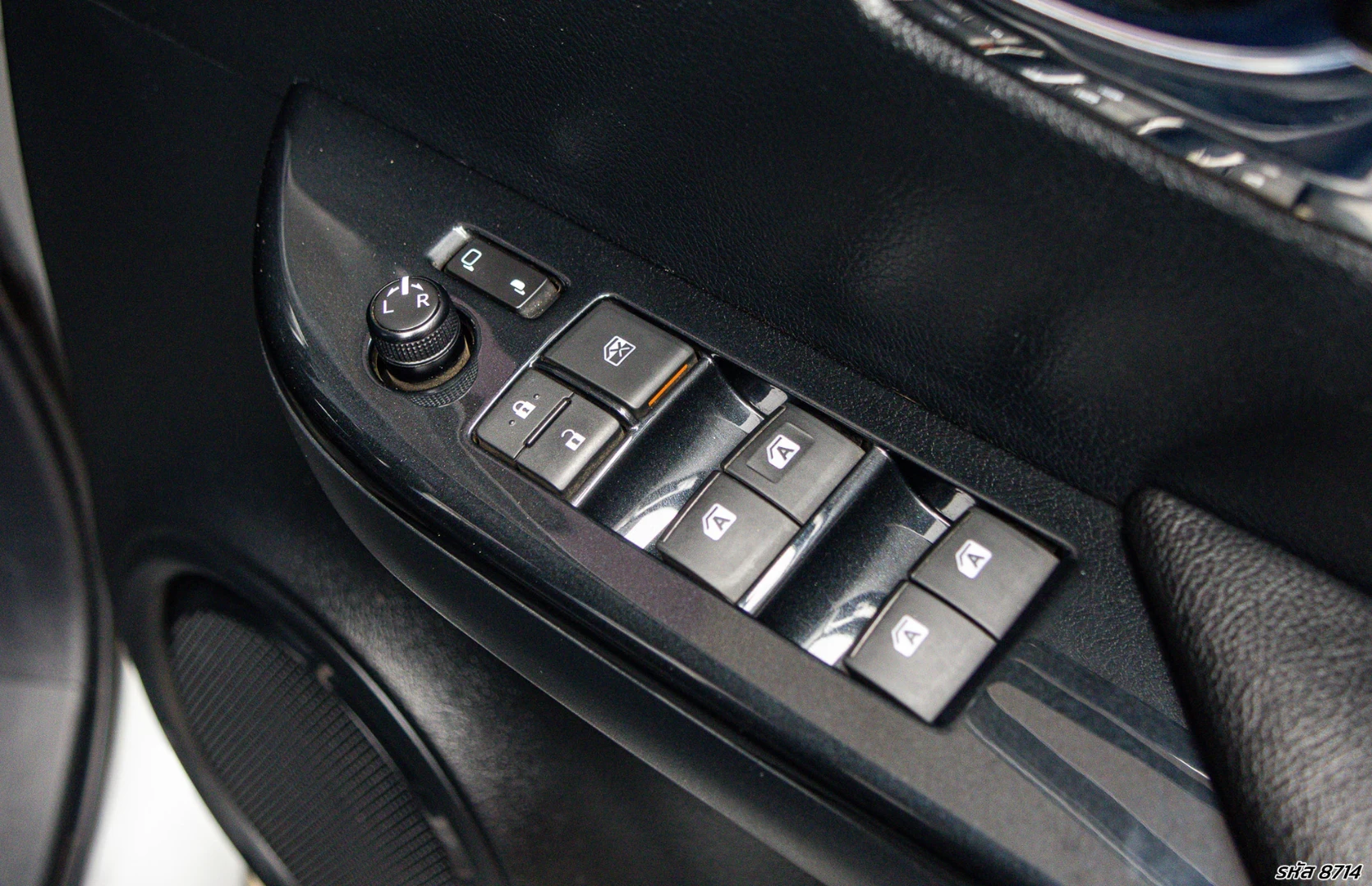 Toyota HILUX REVO DOUBLE CAB 2.8 HIGH 4WD (MY20) - ภาพย่อที่ 24