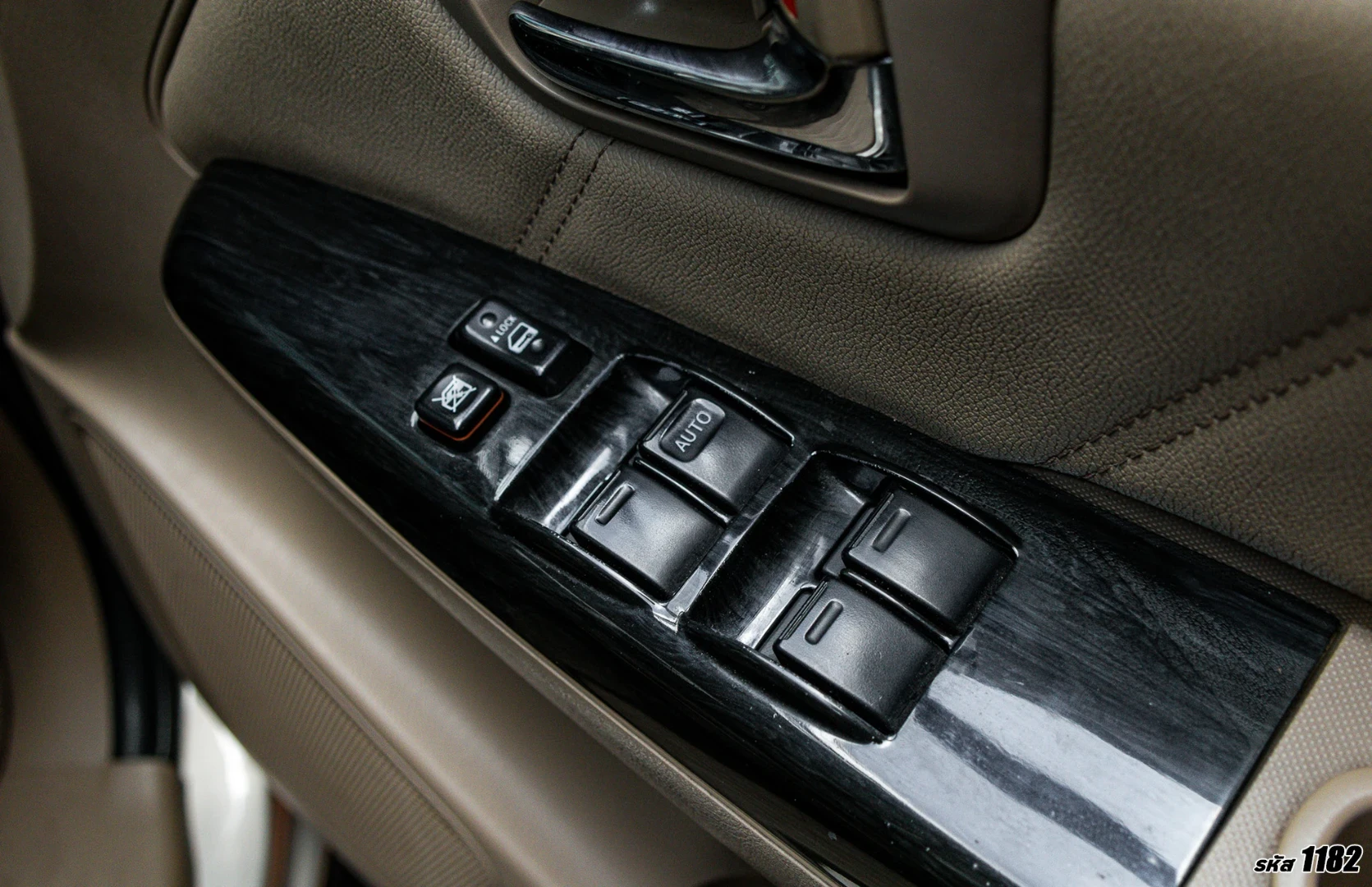 Toyota FORTUNER 3.0 V 2WD (CHAMP) - ภาพย่อที่ 22