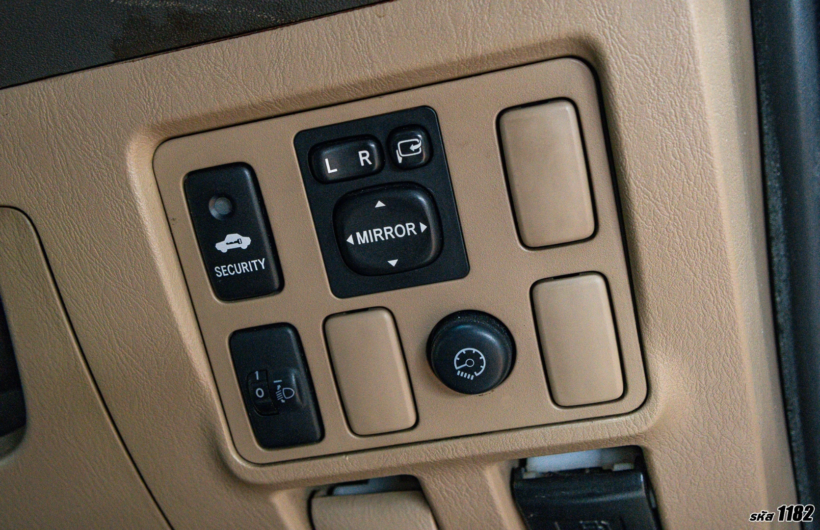 Toyota FORTUNER 3.0 V 2WD (CHAMP) - ภาพย่อที่ 23