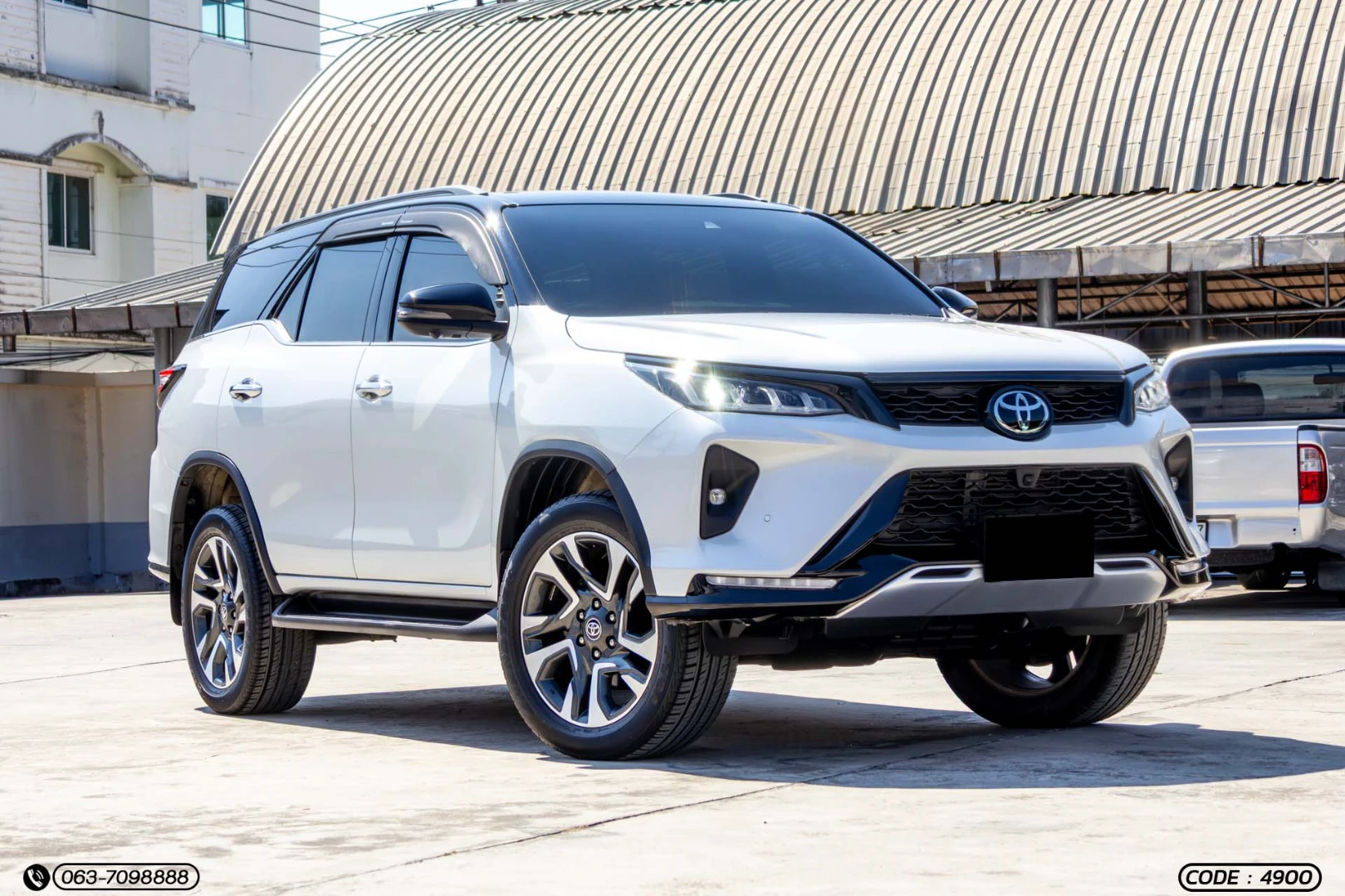 Toyota FORTUNER 2.8 LEGENDER BLACK TOP 4WD (MY20) - ภาพย่อที่ 3