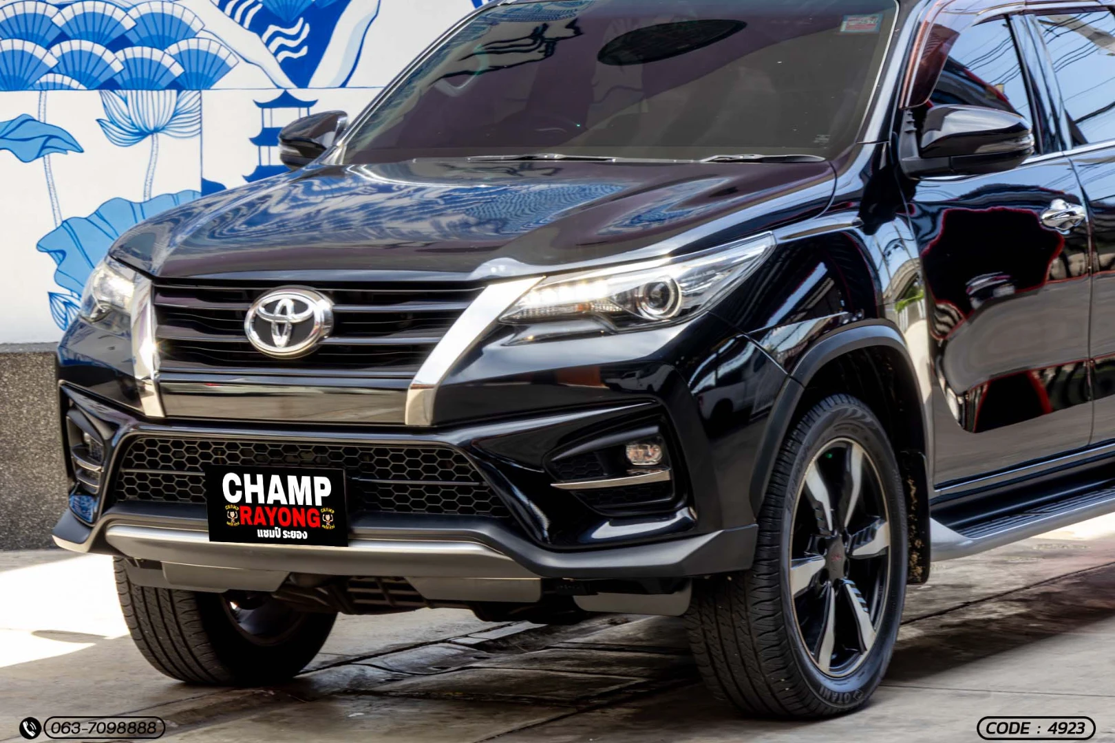 Toyota FORTUNER 2.8 V TRD SPORTIVO 4WD (MY15) (MNC) - ภาพย่อที่ 3
