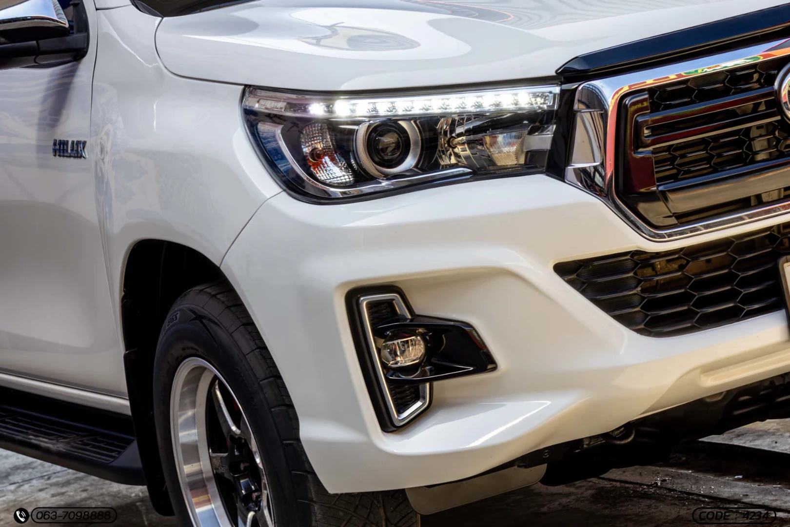 Toyota HILUX REVO SMART CAB 2.4 E PRERUNNER (MY18) - ภาพย่อที่ 4