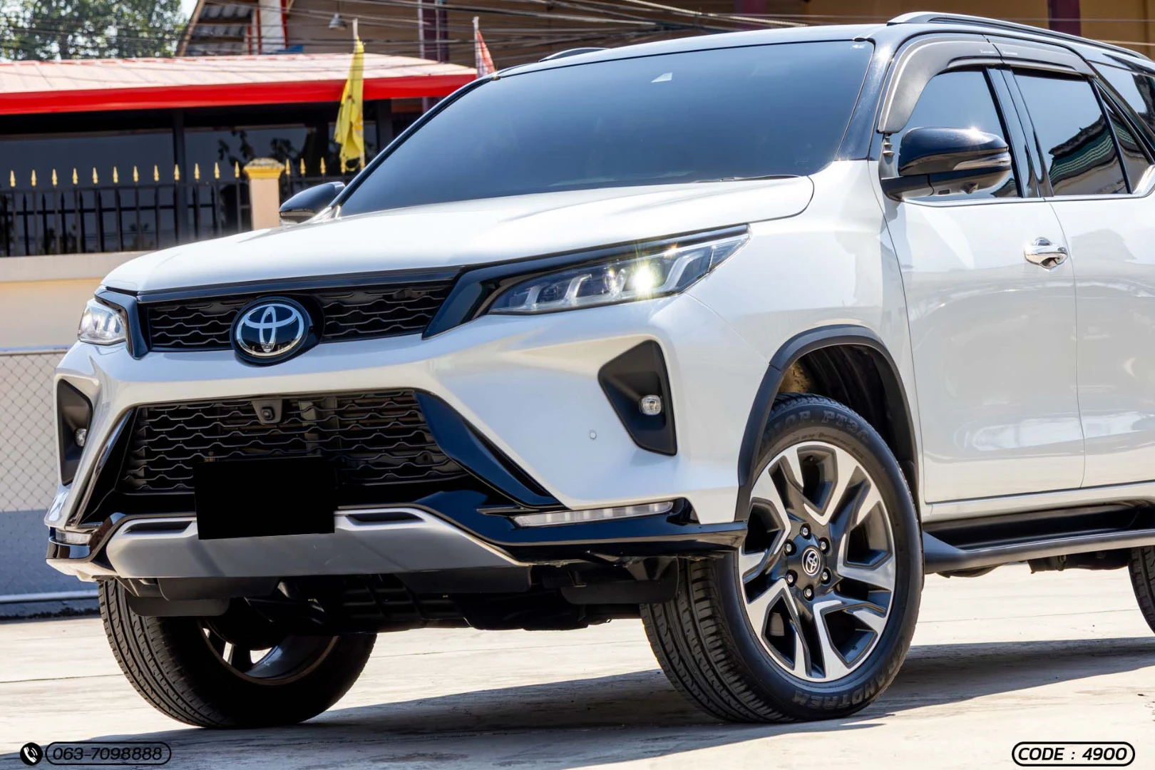 Toyota FORTUNER 2.8 LEGENDER BLACK TOP 4WD (MY20) - ภาพย่อที่ 4