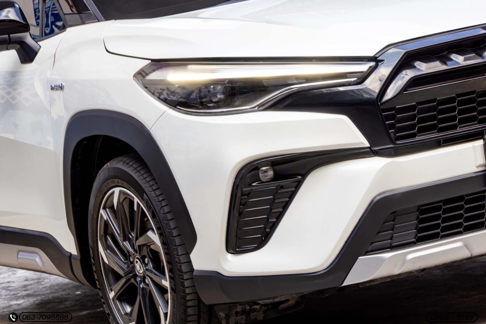 Toyota COROLLA CROSS 1.8 HYBRID GR SPORT - ภาพย่อที่ 4