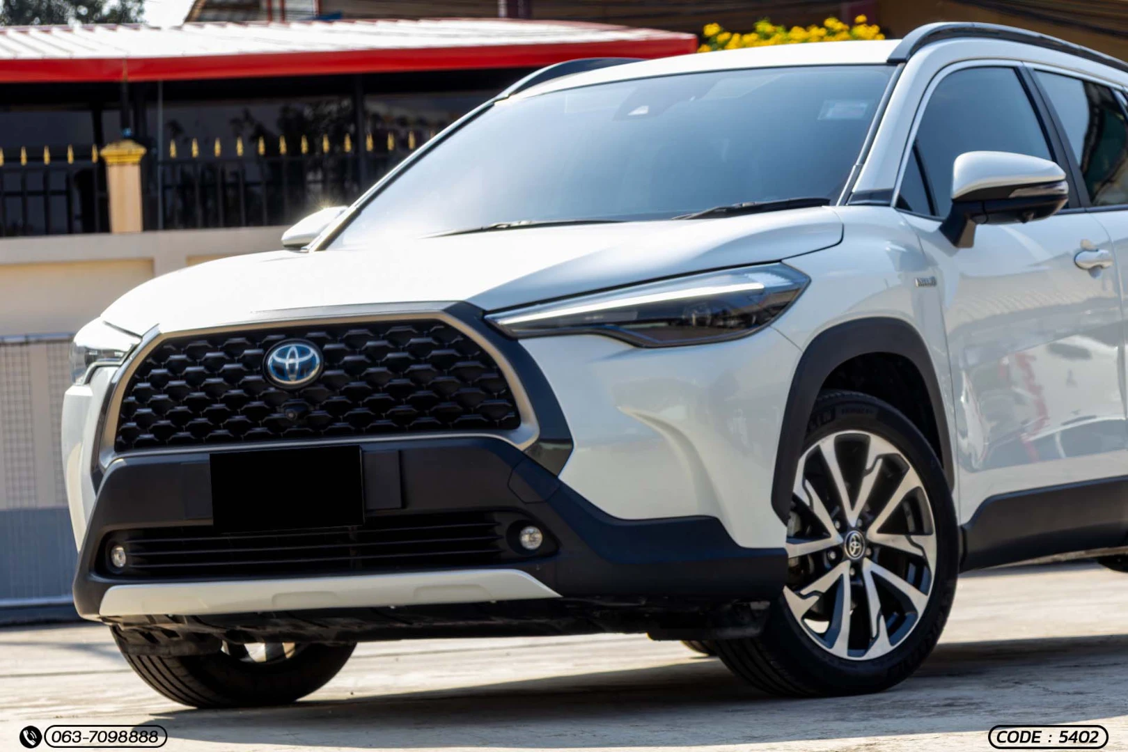 Toyota COROLLA CROSS 1.8 HYBRID PREMIUM SAFETY - ภาพย่อที่ 4