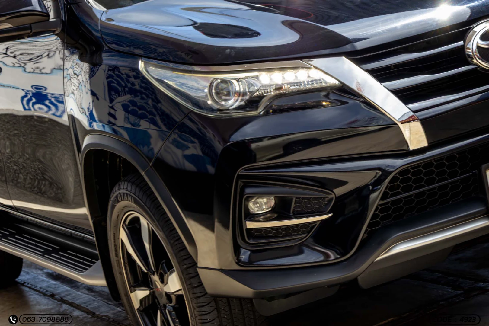 Toyota FORTUNER 2.8 V TRD SPORTIVO 4WD (MY15) (MNC) - ภาพย่อที่ 4