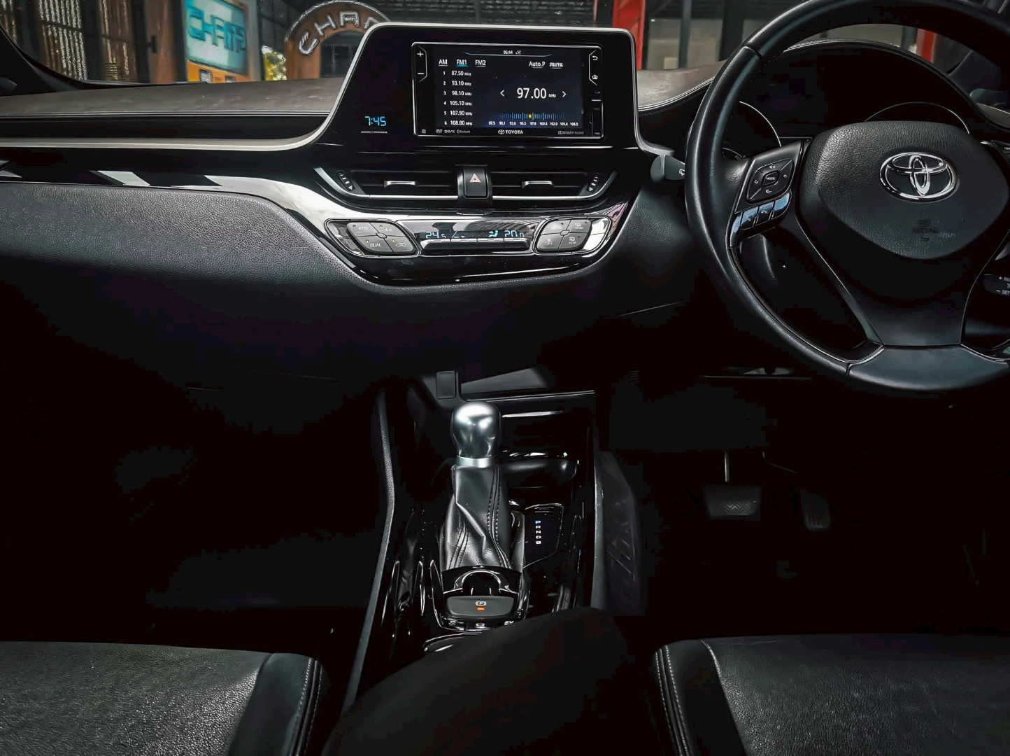 Toyota C-HR 1.8 HYBRID MID - ภาพย่อที่ 6