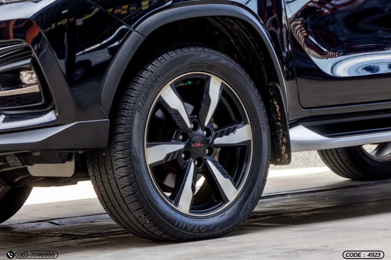 Toyota FORTUNER 2.8 V TRD SPORTIVO 4WD (MY15) (MNC) - ภาพย่อที่ 5
