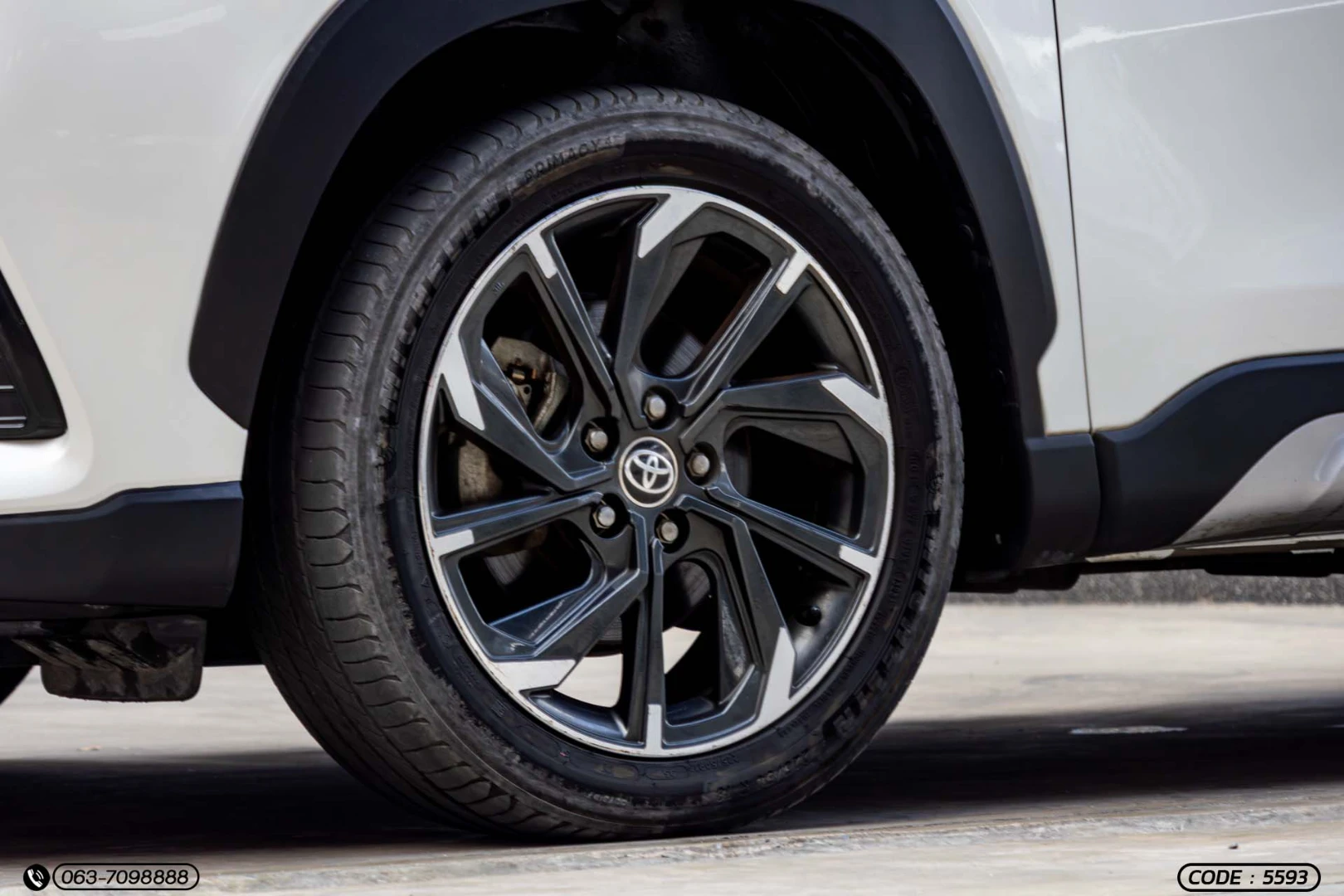 Toyota COROLLA CROSS 1.8 HYBRID GR SPORT - ภาพย่อที่ 6