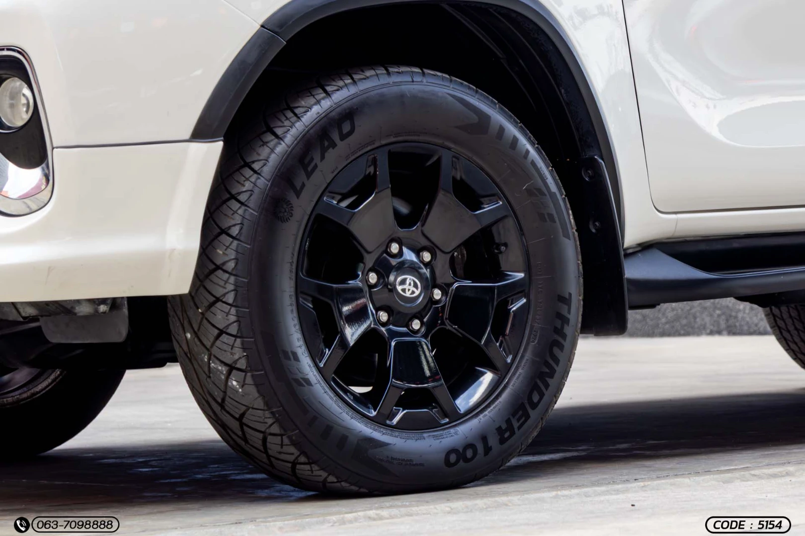 Toyota FORTUNER 2.8 V 4WD (MY15) - ภาพย่อที่ 6